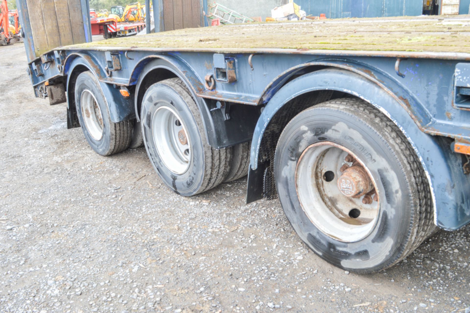 Goch Tirsan stepframe tri axle low loader trailer Year: 2005 c/w BPW Heavy weight axles & toe - Image 8 of 14