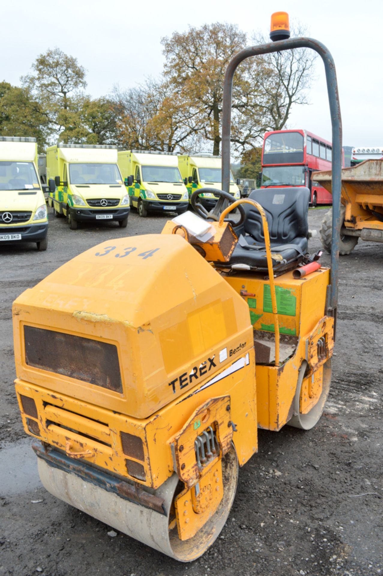 Benford Terex TV800 double drum ride on roller Year: 2002 S/N: E207HH157 Recorded Hours: Not - Image 2 of 7