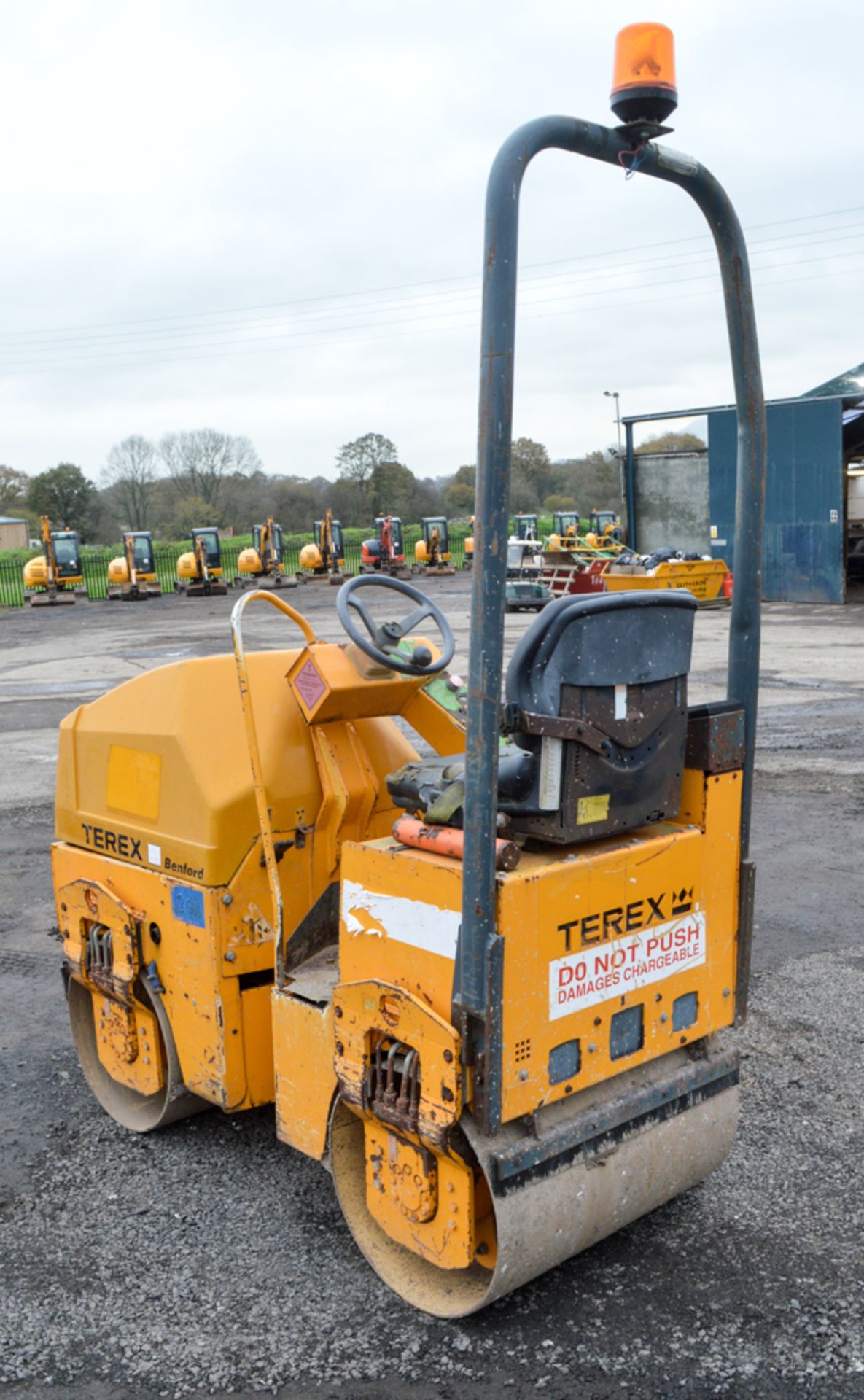 Benford Terex TV800 double drum ride on roller Year: 2002 S/N: E201HH016 Recorded Hours: Not - Image 2 of 7