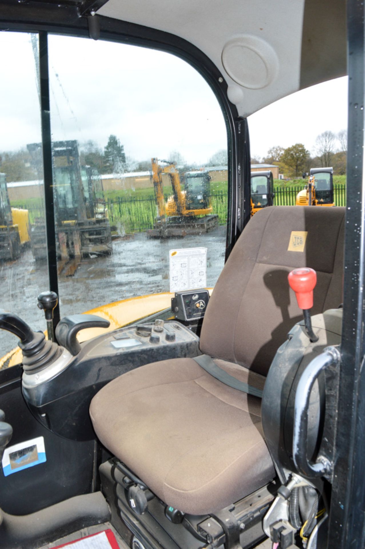 JCB 8065 RTS 6.5 tonne rubber tracked excavator Year: 2012 S/N: 1538222 Recorded Hours: 2613 - Image 12 of 12