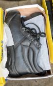 Pair of black safety boots Size 12 New & unused