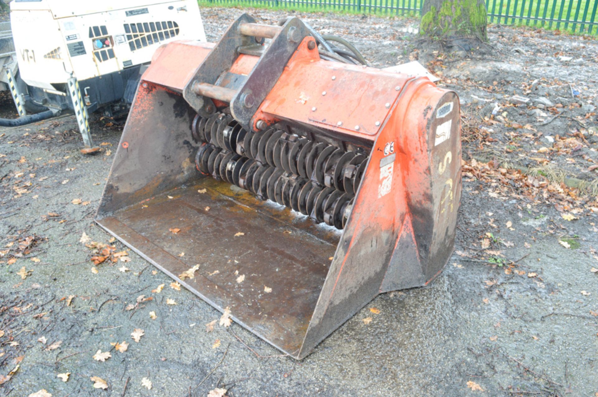 Allu Gannon 6 foot hydraulic screener bucket on 65ml pins