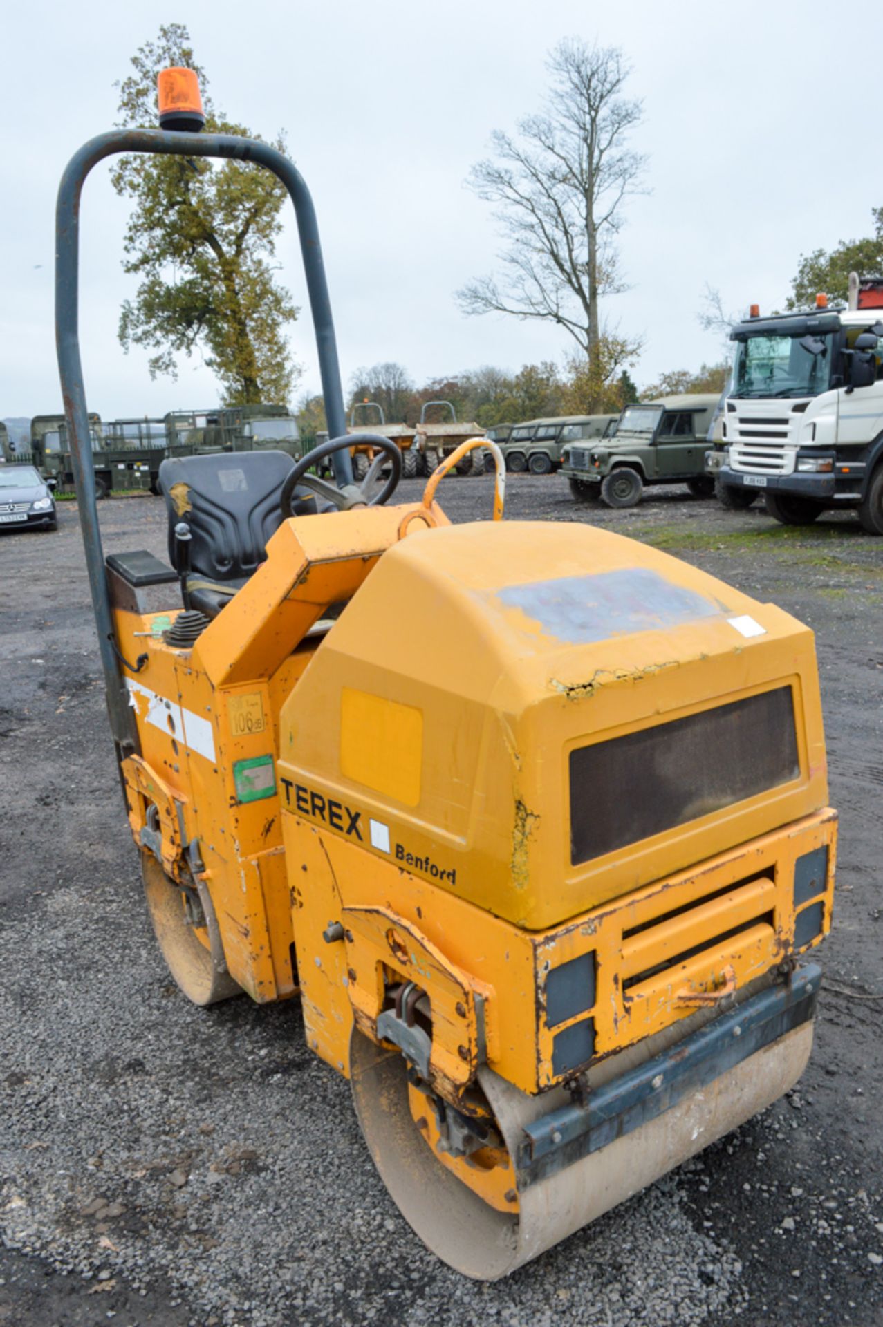 Benford Terex TV800 double drum ride on roller Year: 2002 S/N: E201HH016 Recorded Hours: Not - Image 4 of 7