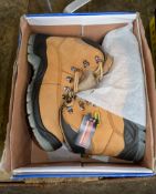 Pair of brown safety boots Size 6 New & unused