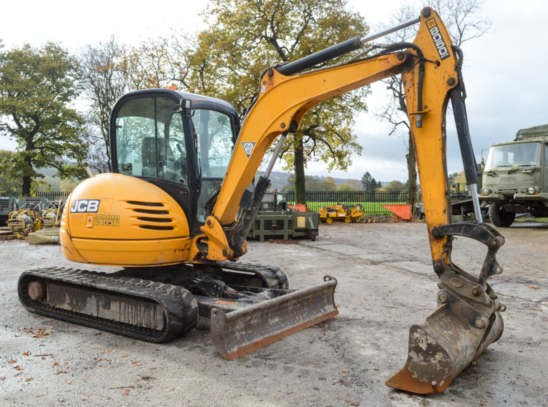 JCB 8050 RTS 5 tonne rubber tracked mini excavator Year: 2011 S/N: 01741638 Recorded Hours: 2432 - Image 4 of 12