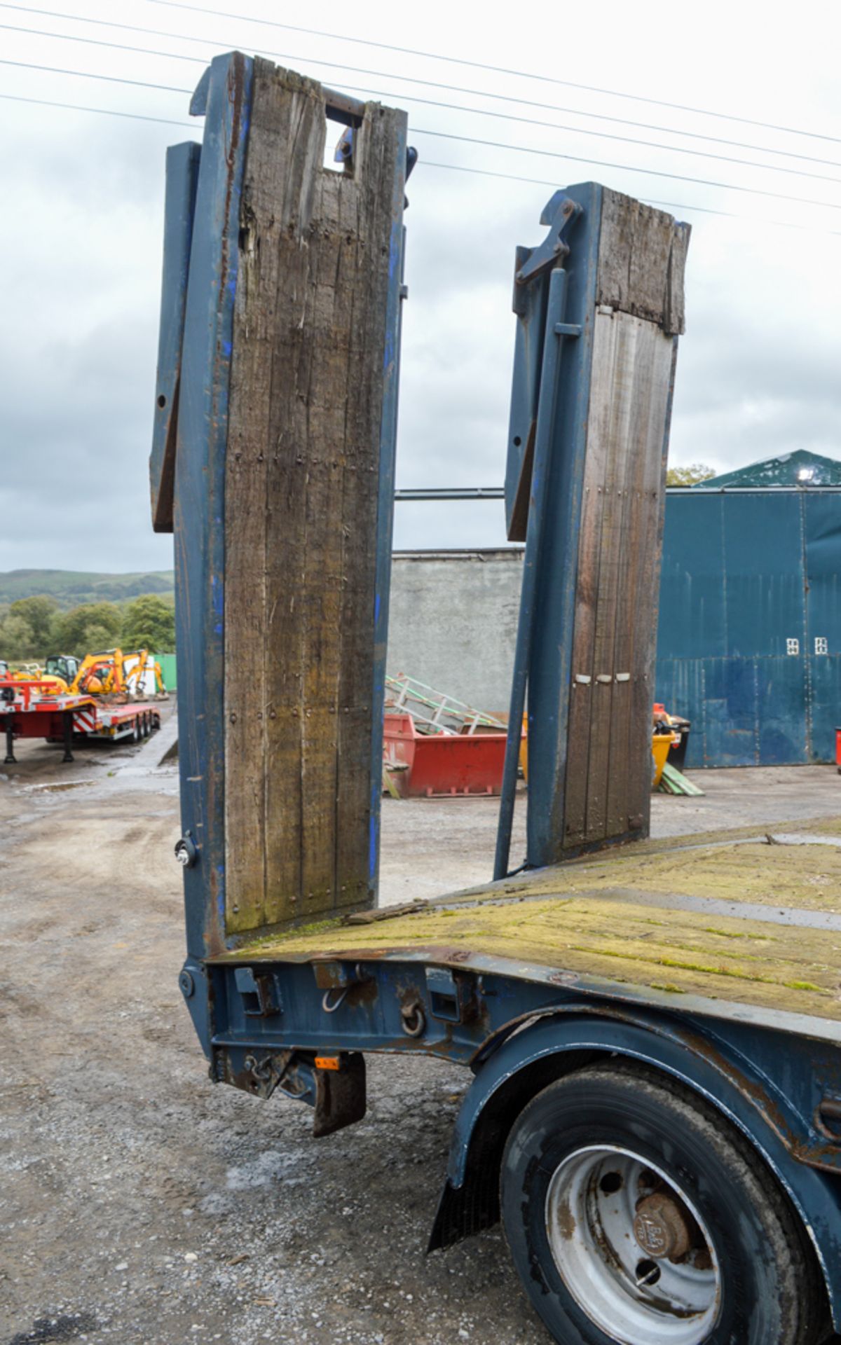 Goch Tirsan stepframe tri axle low loader trailer Year: 2005 c/w BPW Heavy weight axles & toe - Image 6 of 14