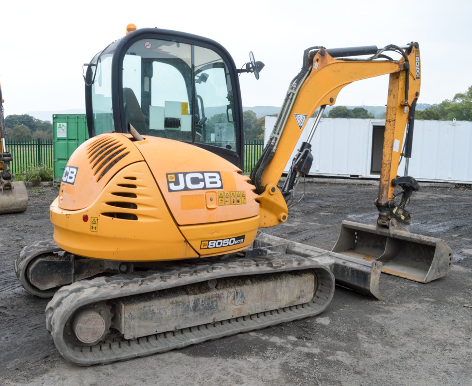 JCB 8050 RTS 5 tonne rubber tracked excavator Year: 2011 S/N: 1741604 Recorded Hours: 3299 blade, - Image 3 of 11