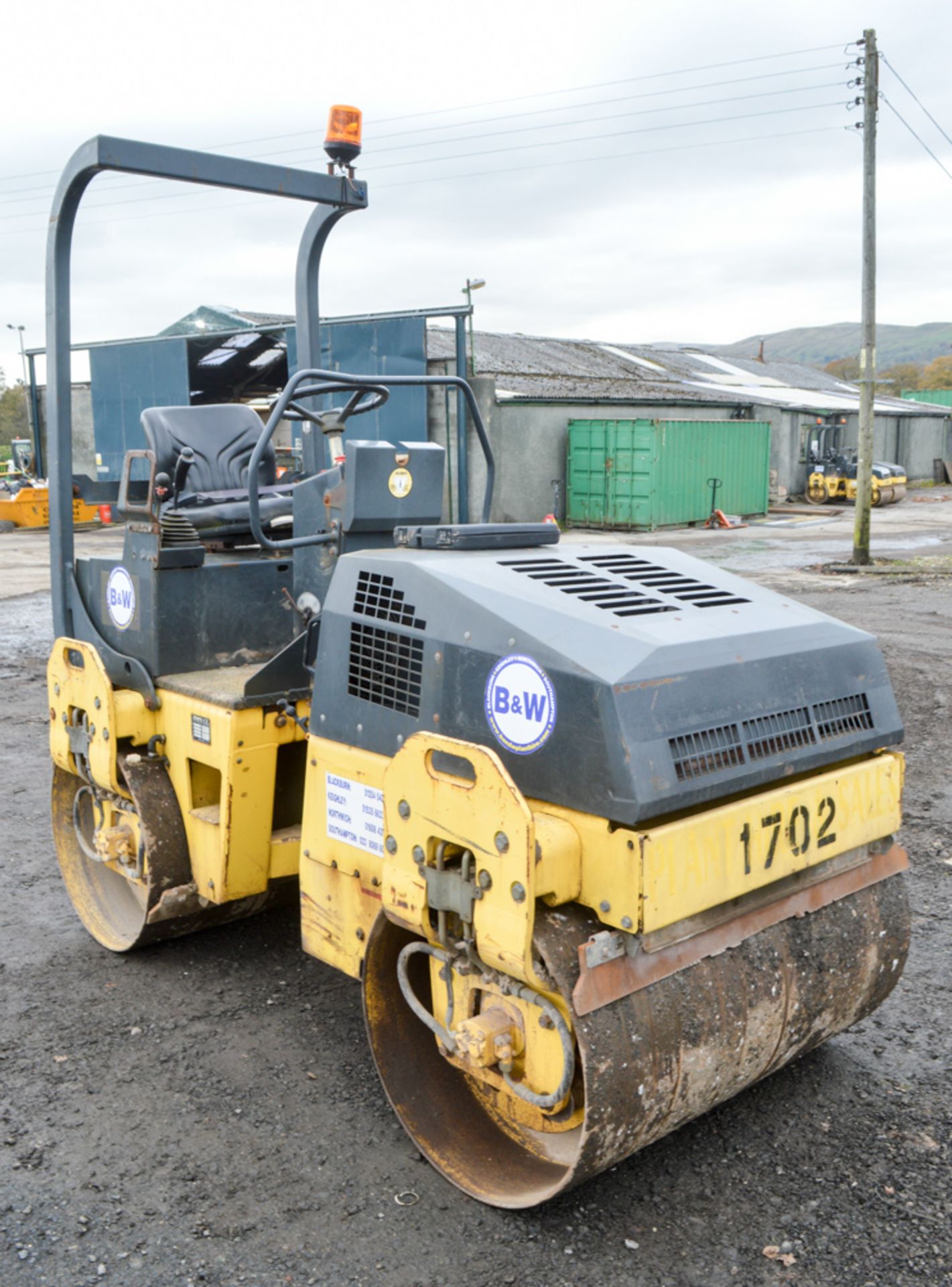 Bomag BW120 AD-3 double drum ride on roller Year: 2004 S/N: 519815 Recorded Hours: Not displayed ( - Image 4 of 8