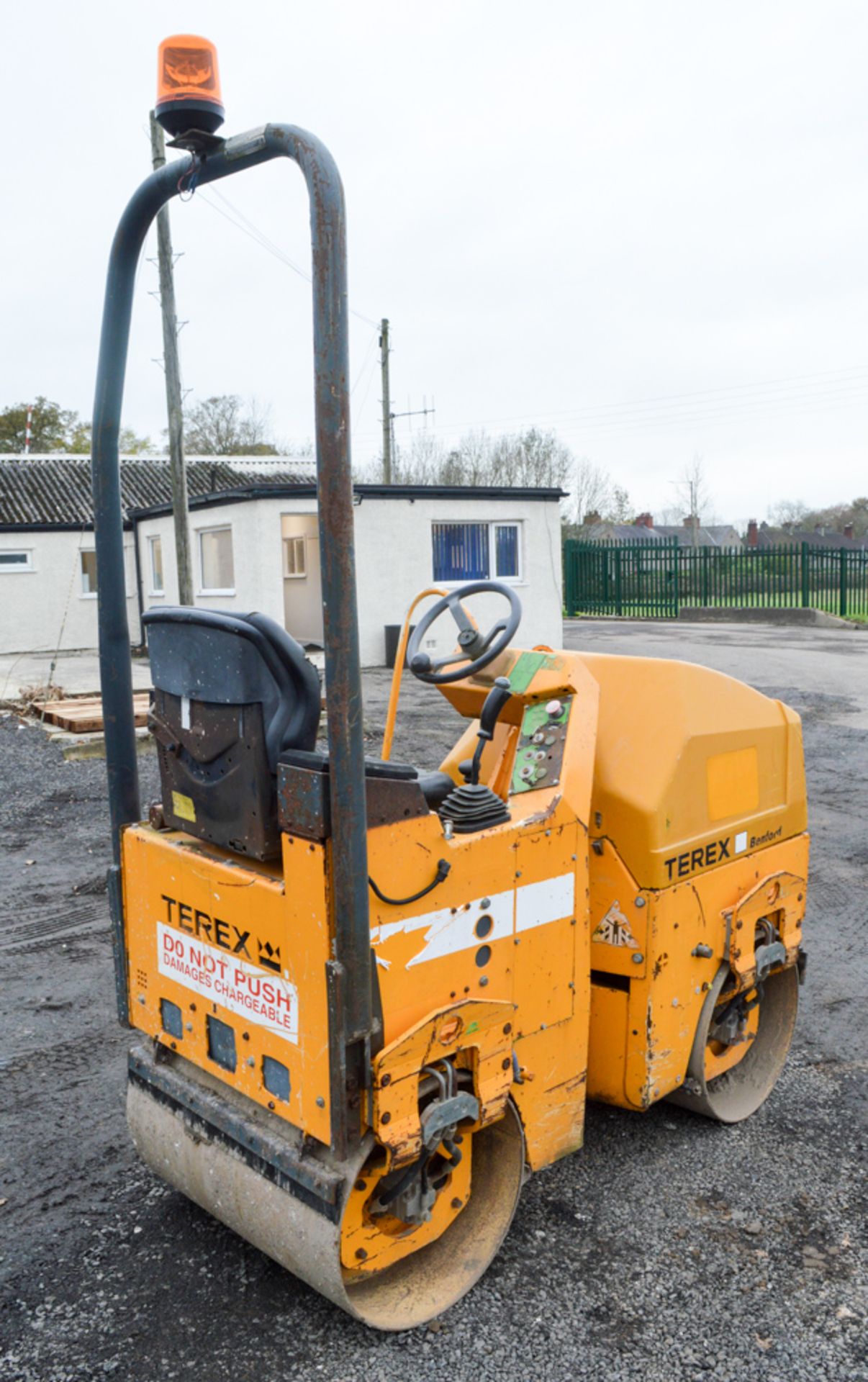 Benford Terex TV800 double drum ride on roller Year: 2002 S/N: E201HH016 Recorded Hours: Not - Image 3 of 7