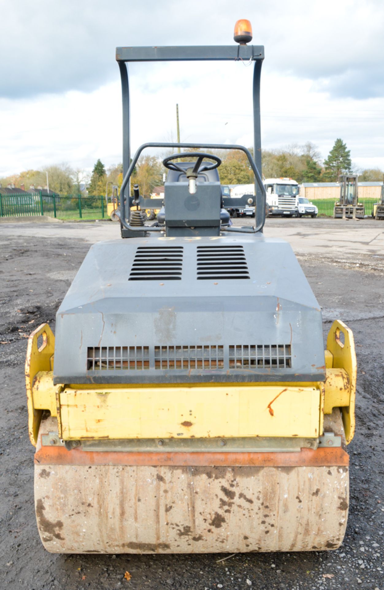 Bomag BW120 AD-3 double drum ride on roller Year: 2003 S/N: 518347 Recorded Hours: 00833 537 - Image 5 of 9