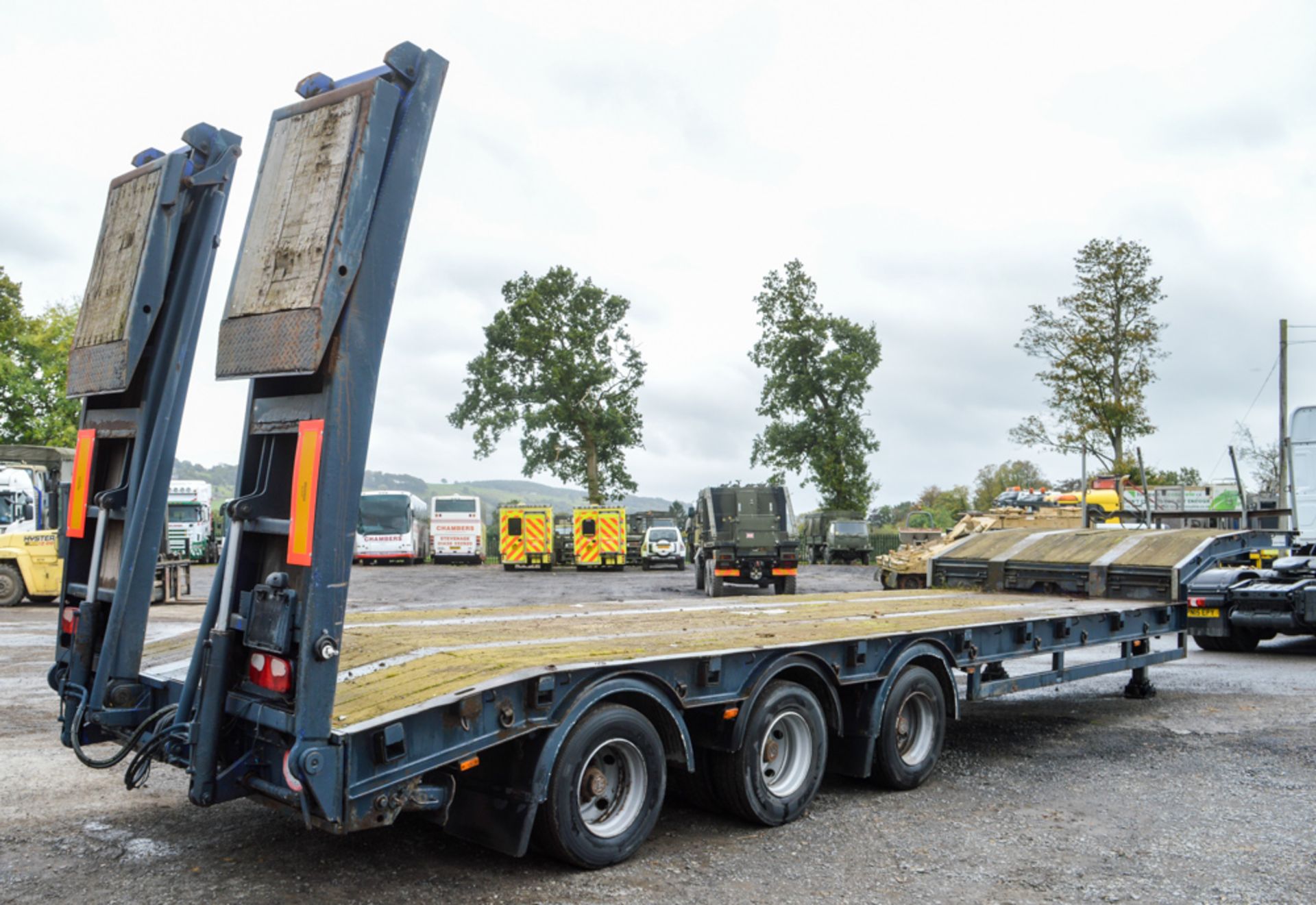 Goch Tirsan stepframe tri axle low loader trailer Year: 2005 c/w BPW Heavy weight axles & toe - Image 4 of 14