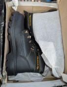 Pair of black safety boots Size 7 New & unused