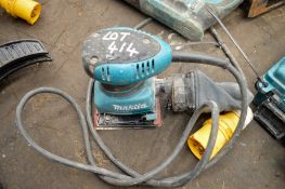 Makita 110v palm sander A617755