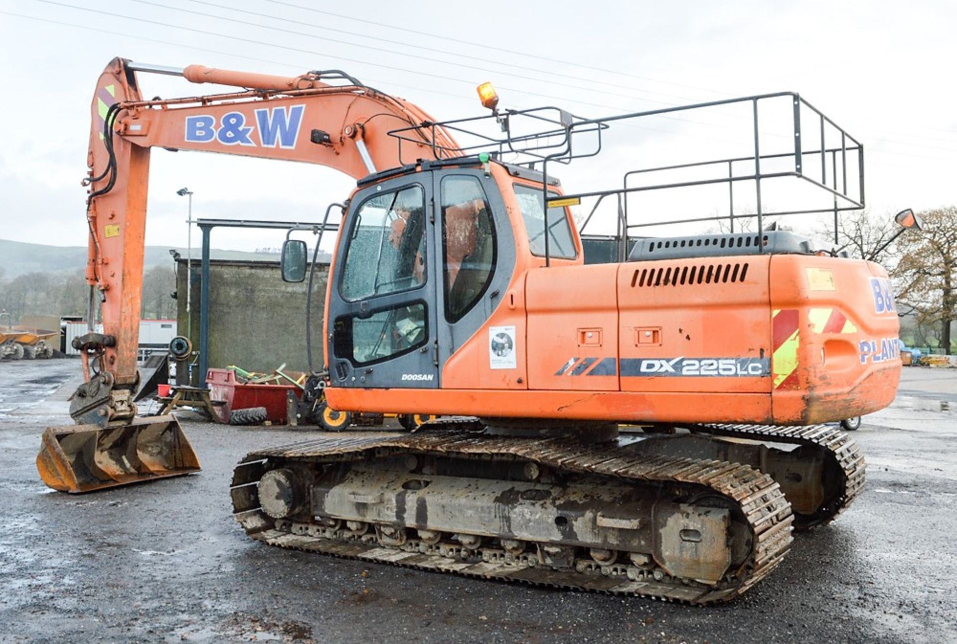 Doosan DX 225 LC 22 tonne steel tracked excavator Year: 2010 S/N: 50438 Recorded Hours: 7592 - Image 2 of 12