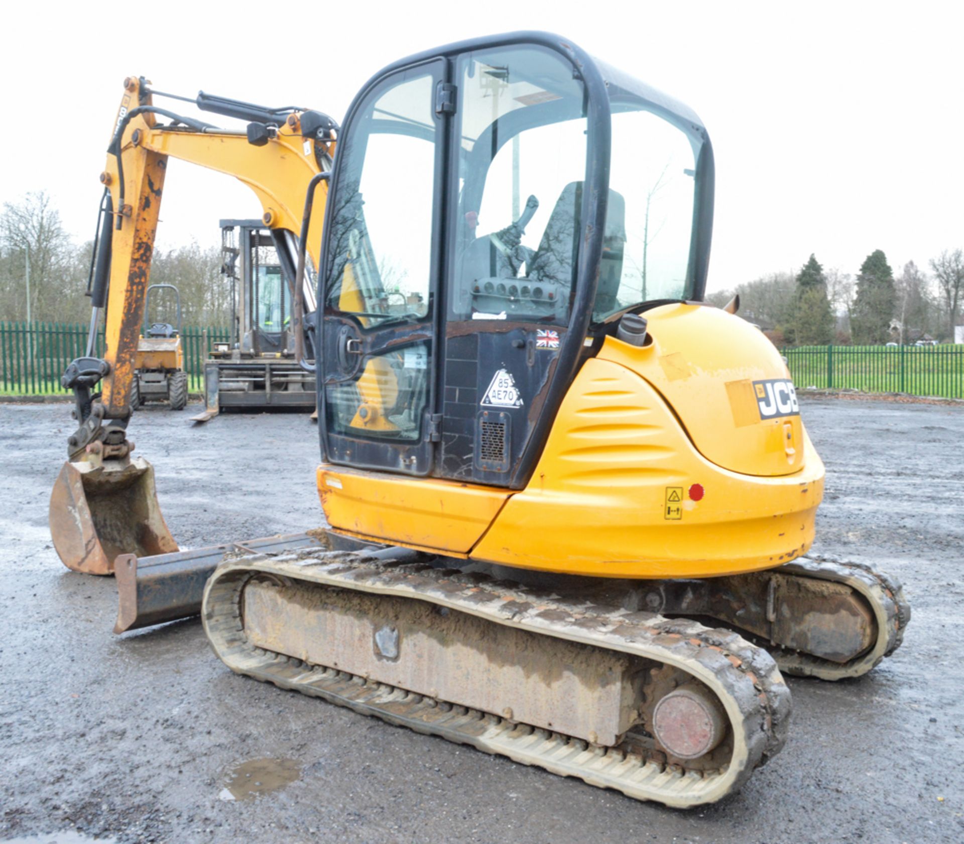 JCB 8050 RTS 5 tonne rubber tracked mini excavator Year: 2011 S/N: 1741645 Recorded Hours: 2056 - Image 2 of 11