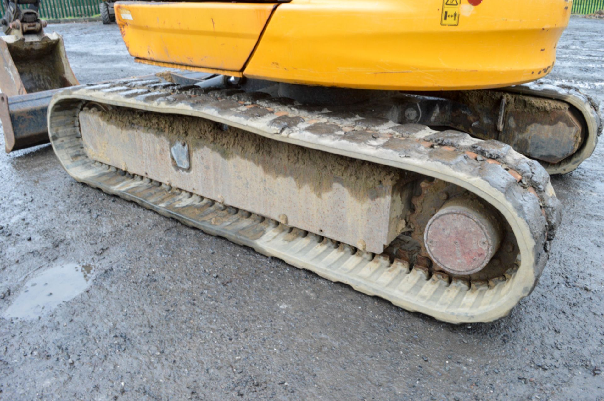 JCB 8050 RTS 5 tonne rubber tracked mini excavator Year: 2011 S/N: 1741645 Recorded Hours: 2056 - Image 8 of 11