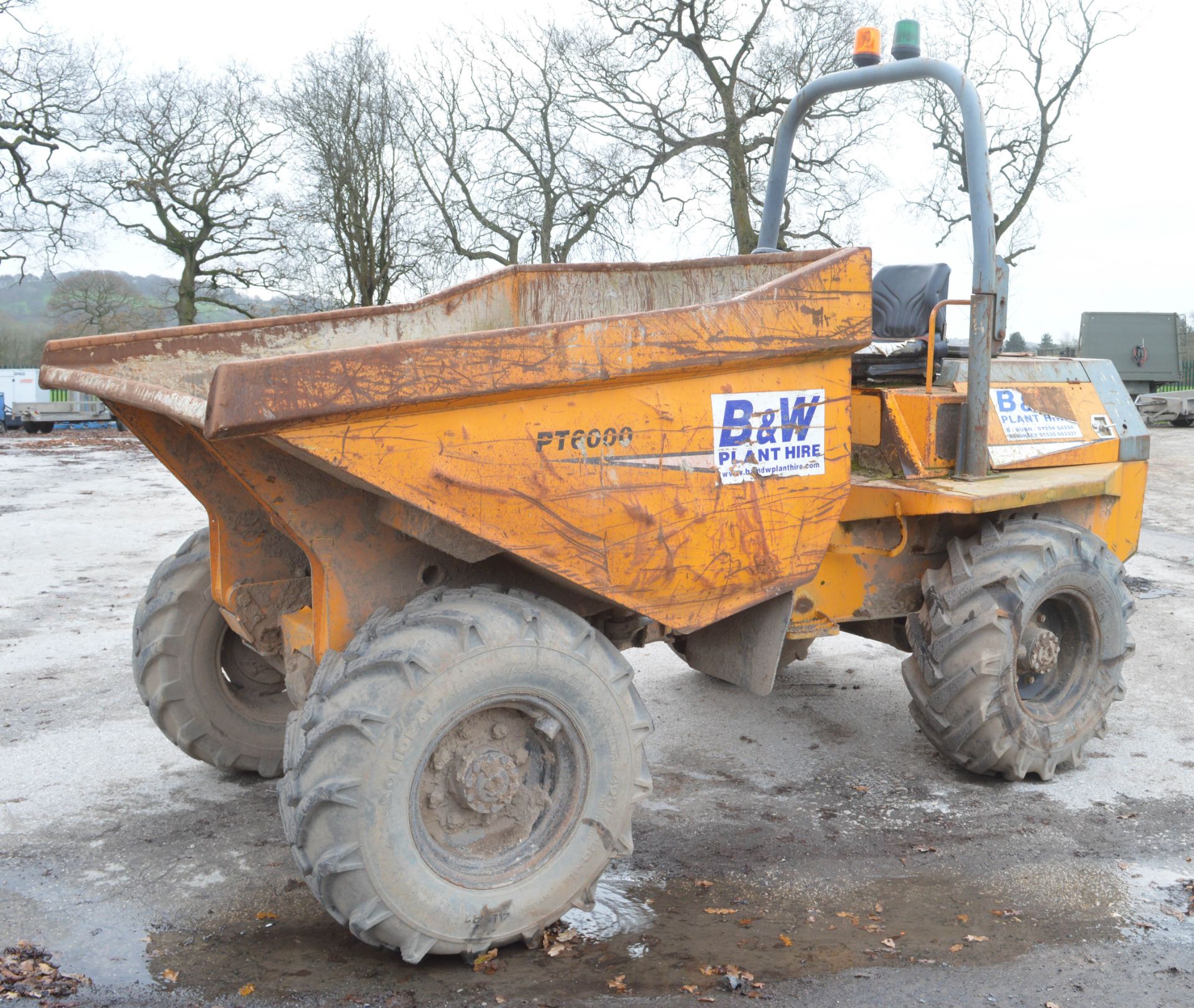 Benford Terex 6 tonne straight skip dumper Year: 2004 S/N: E403EM020 Recorded Hours: *NO CLOCK* * - Image 4 of 12