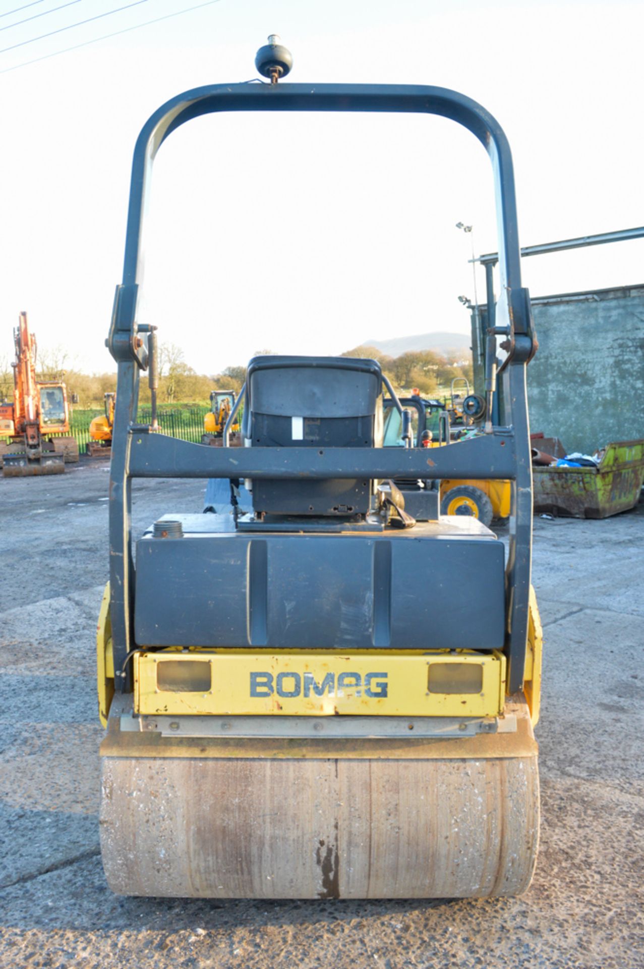 Bomag BW138AD double drum ride on roller Year: 2006 S/N: 42514 Recorded Hours: 1137 1433 - Image 6 of 7