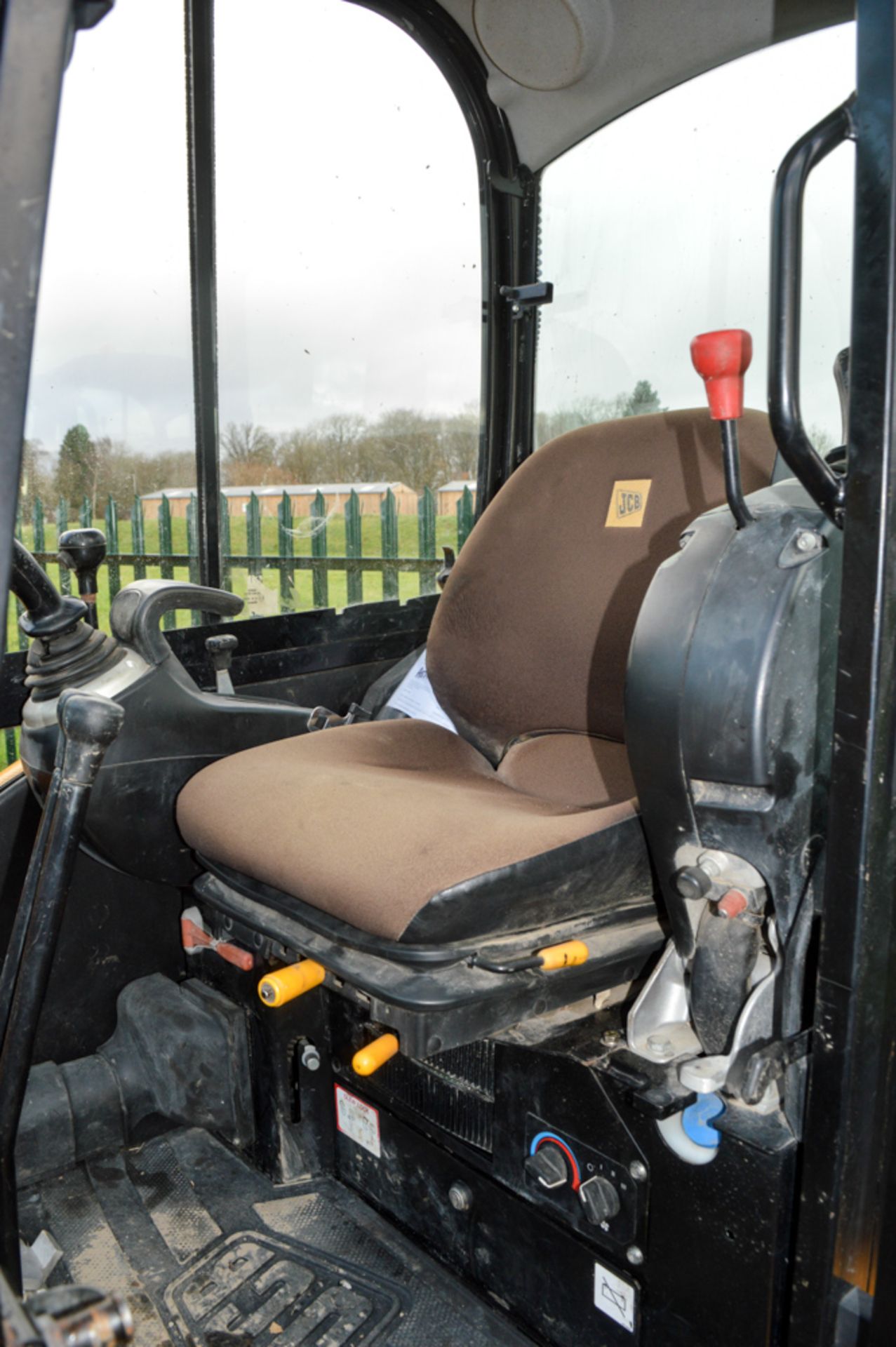 JCB 8030 ZTS 3 tonne rubber tracked mini excavator Year: 2012 S/N: 2021578 Recorded Hours: 1922 - Image 11 of 11