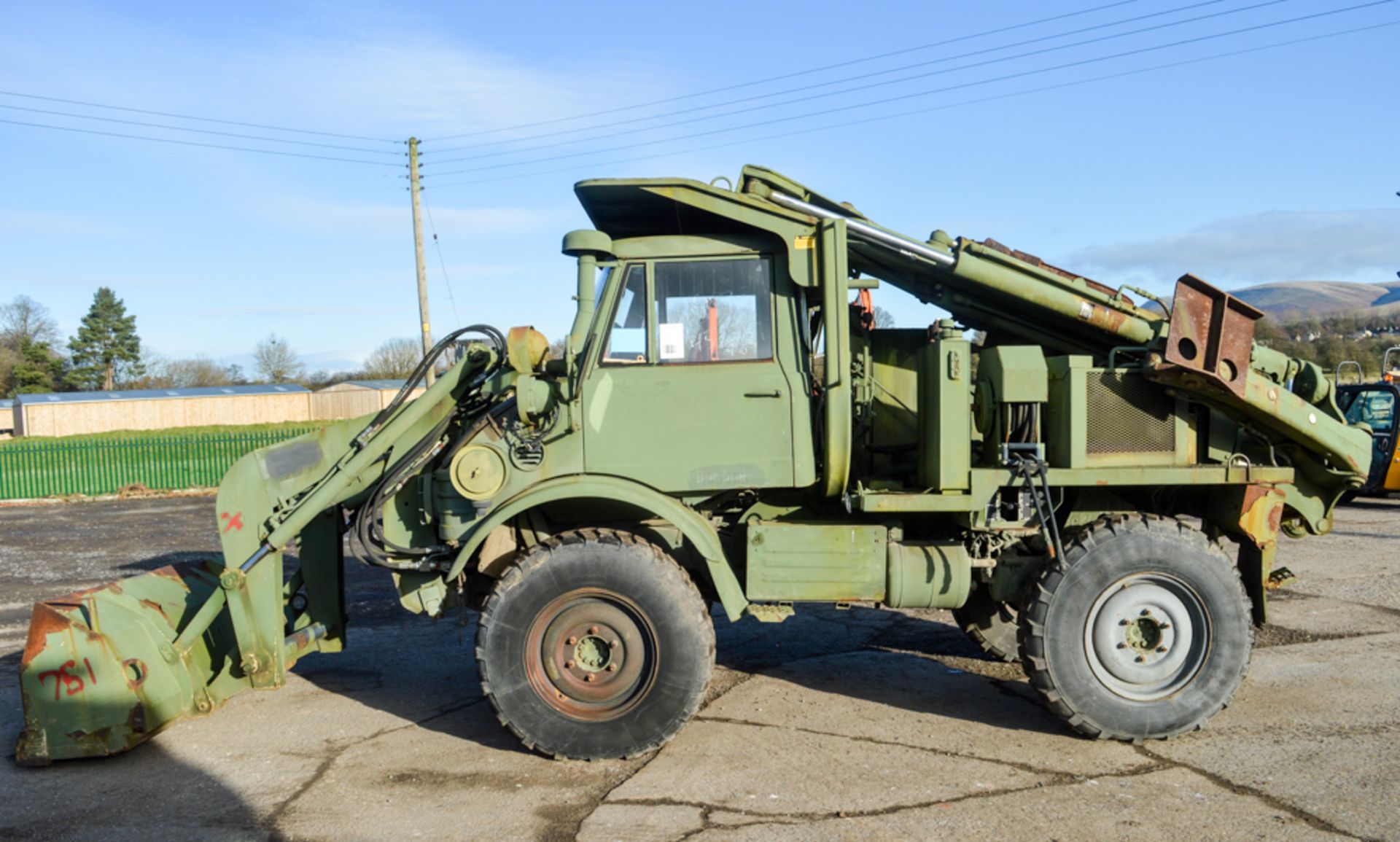 Merecedes Benz/Freightliner Unimog 419 back hoe loader Year: 1990 S/N: 1FG9992LM451751 Recorded - Image 7 of 11