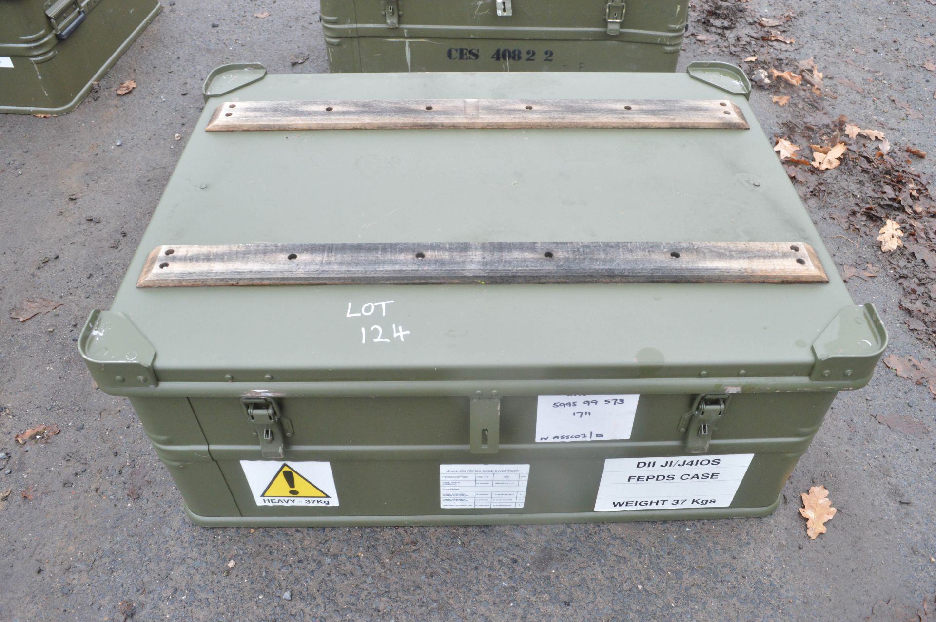 Zarges Aluminium shipping box (Ex MOD) Dimensions: 77cm L x 57cm W x 30cm D