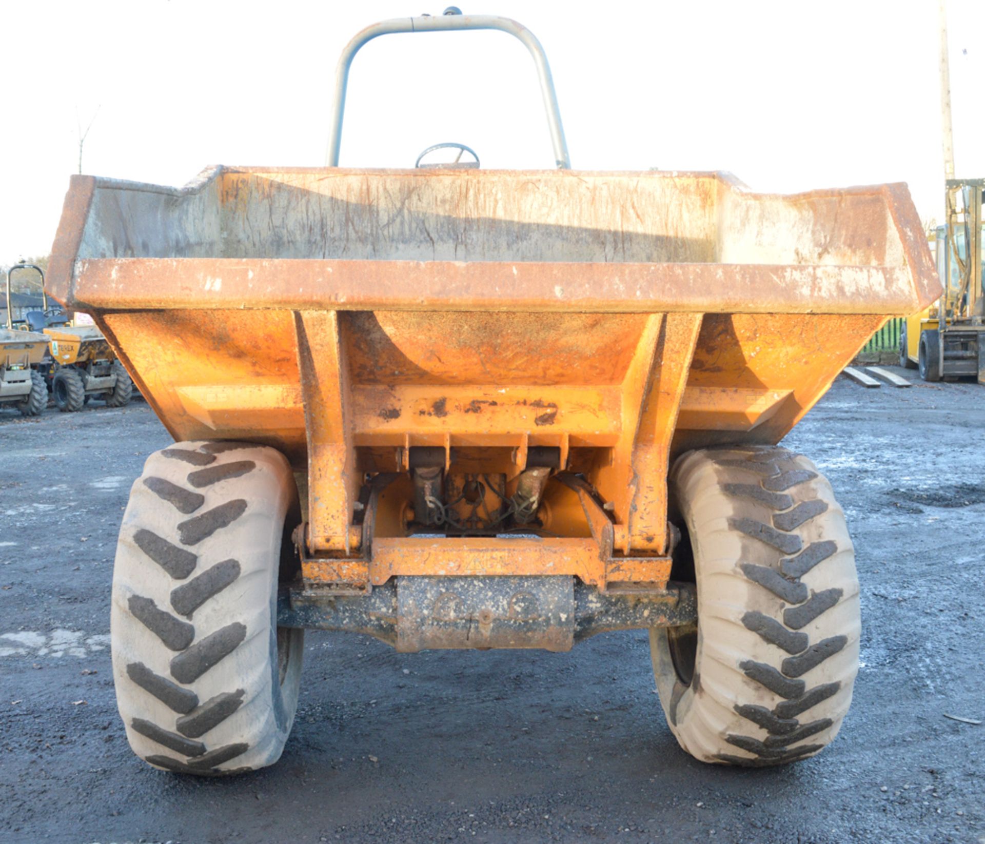 Benford Terex 9 tonne straight skip dumper Year: 2004 S/N: E404ER004 Recorded Hours: 4427 679 - Image 5 of 12