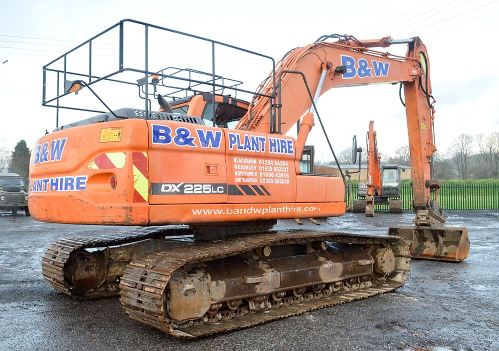 Doosan DX 225 LC 22 tonne steel tracked excavator Year: 2010 S/N: 50438 Recorded Hours: 7592 - Image 3 of 12