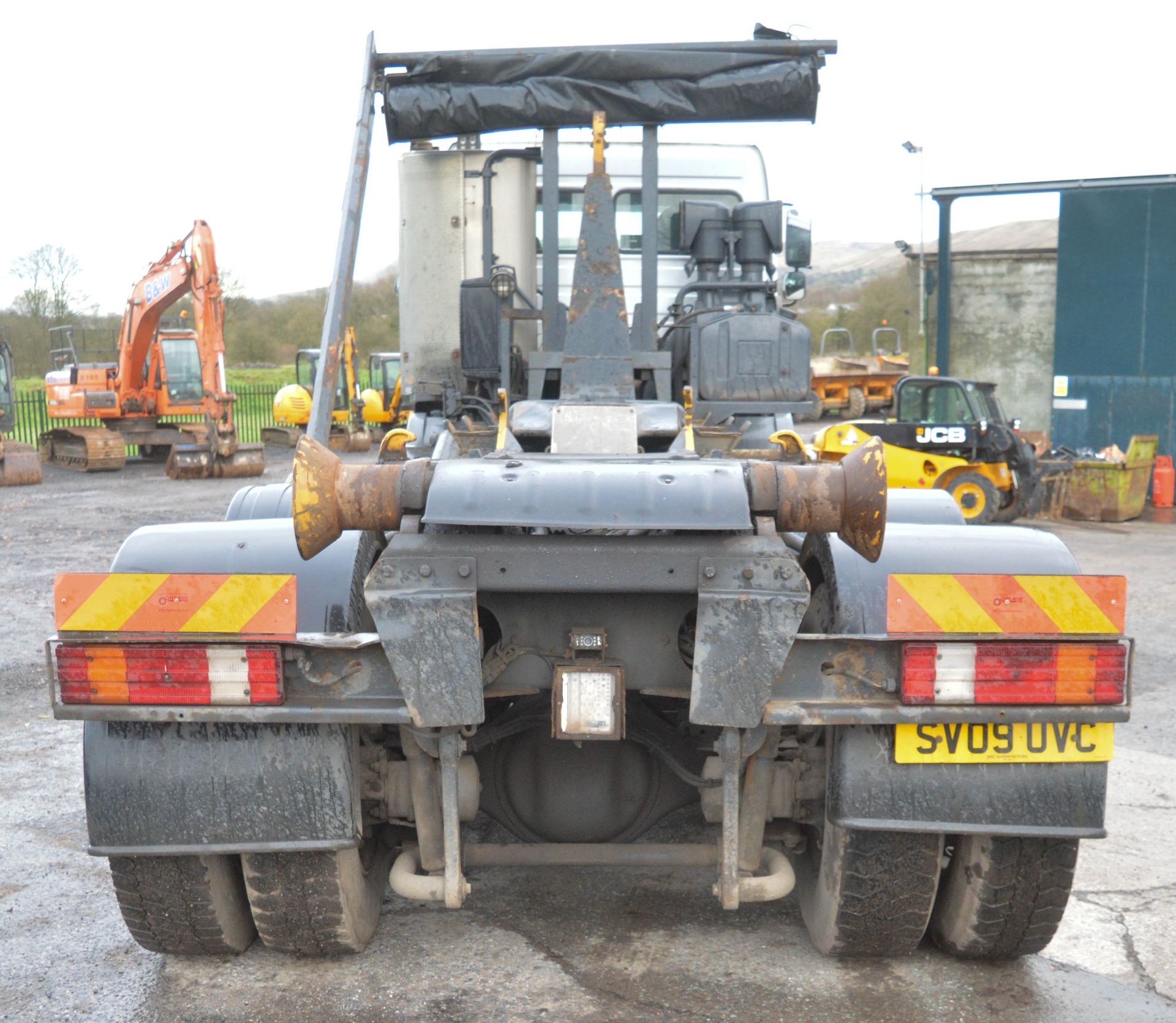 Mercedes-Benz Axor 3236 8x4 hook loader  Registration Number: SV09 UVC Date of registration: 01/06/ - Image 6 of 17