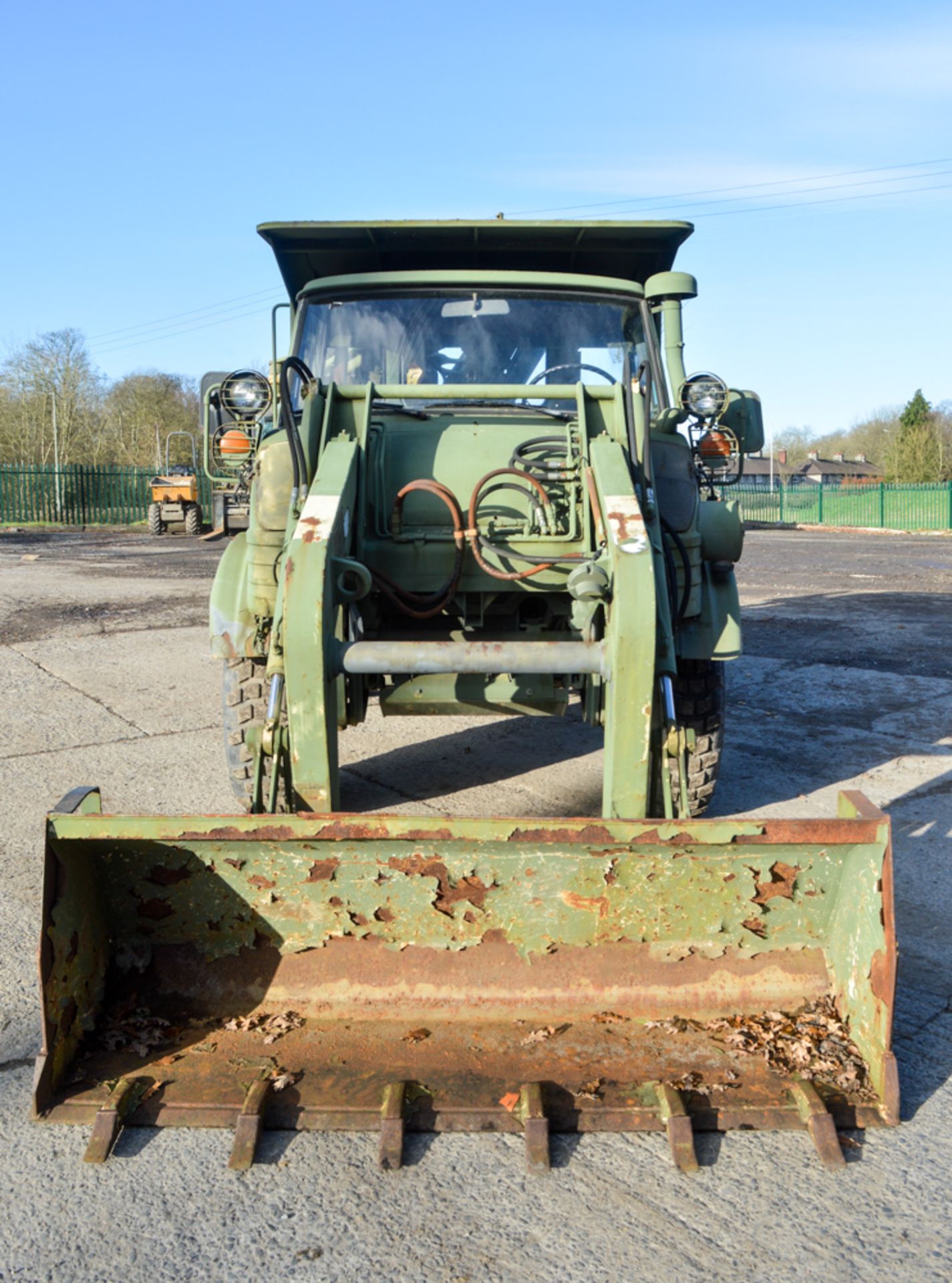 Merecedes Benz/Freightliner Unimog 419 back hoe loader Year: 1990 S/N: 1FG9992LM451751 Recorded - Image 5 of 11