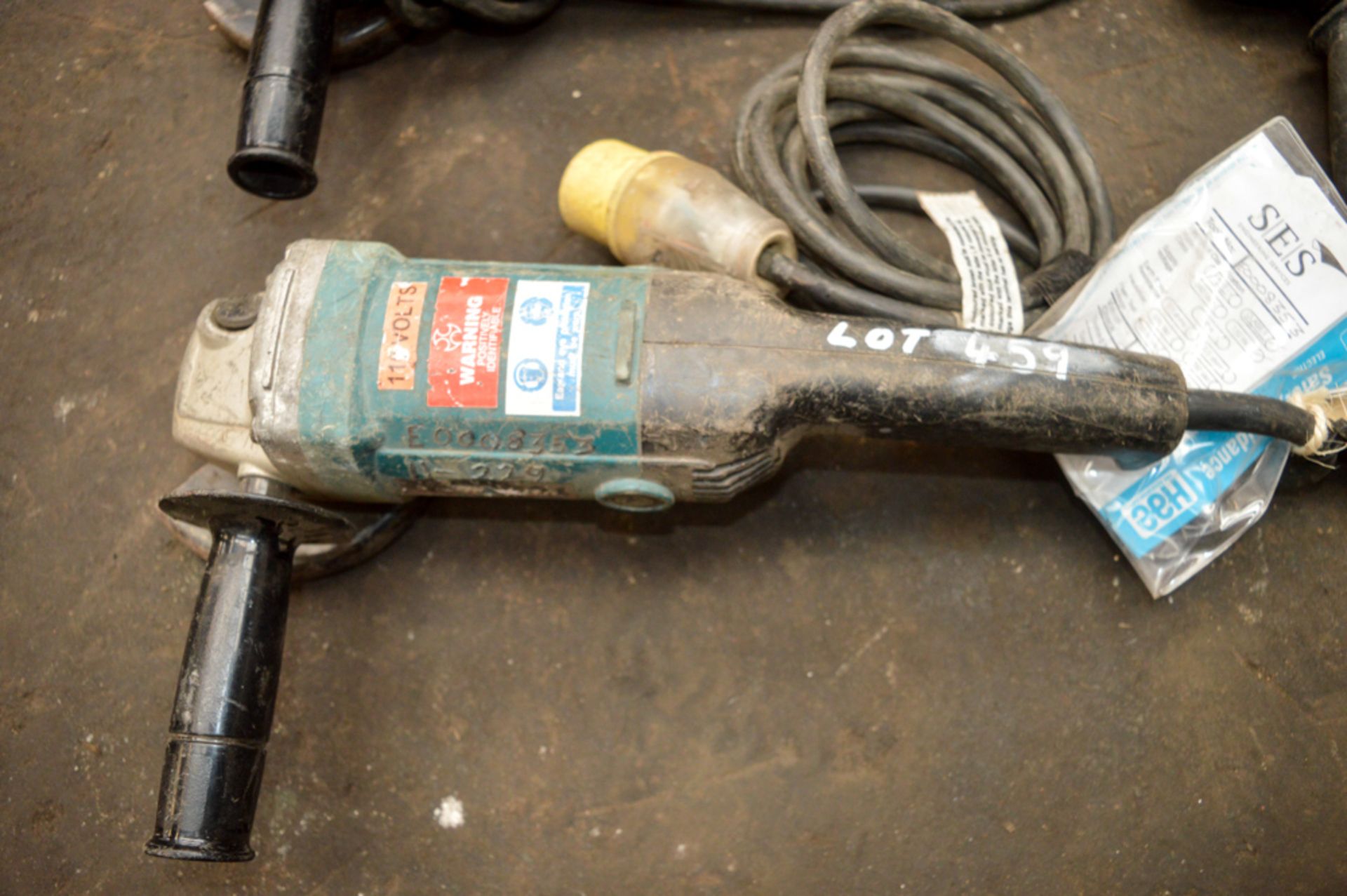 Makita 110v 150mm angle grinder E0008353