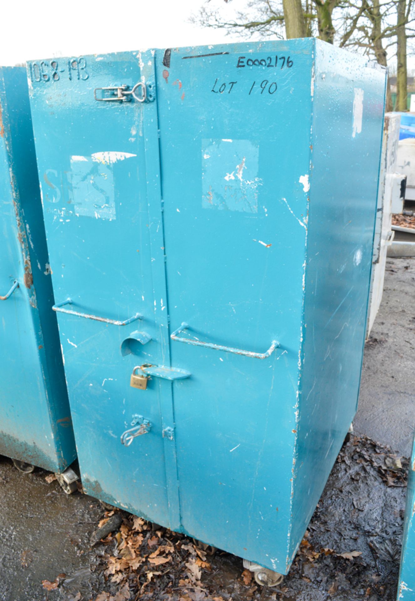 Steel tool cabinet E0002176