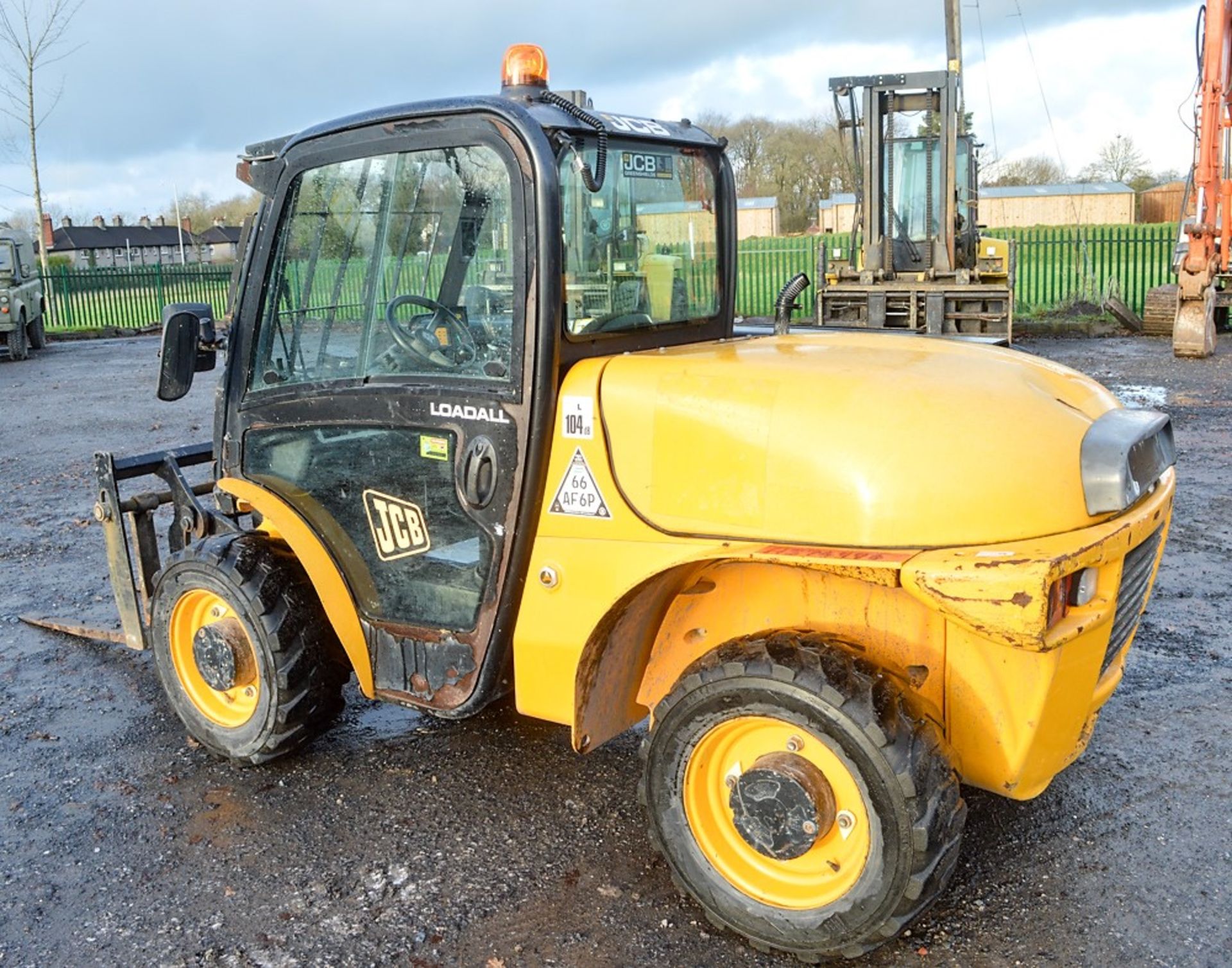 JCB 520-40 4 tonne telescopic handler Year: 2012 S/N: 1781498 Recorded Hours: 2524 A574994 - Image 2 of 12