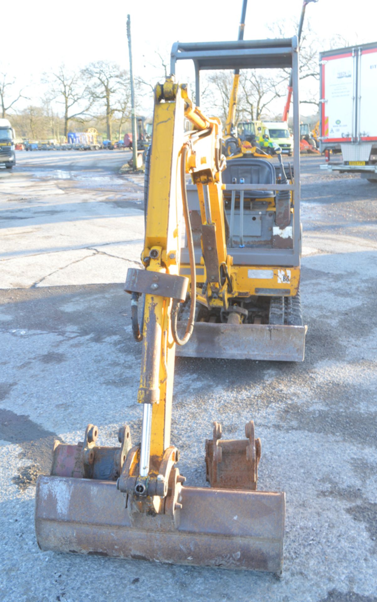 JCB 801.4 1.4 tonne rubber tracked mini excavator S/N: 200535 Recorded Hours: 5062 blade & 3 - Image 4 of 8