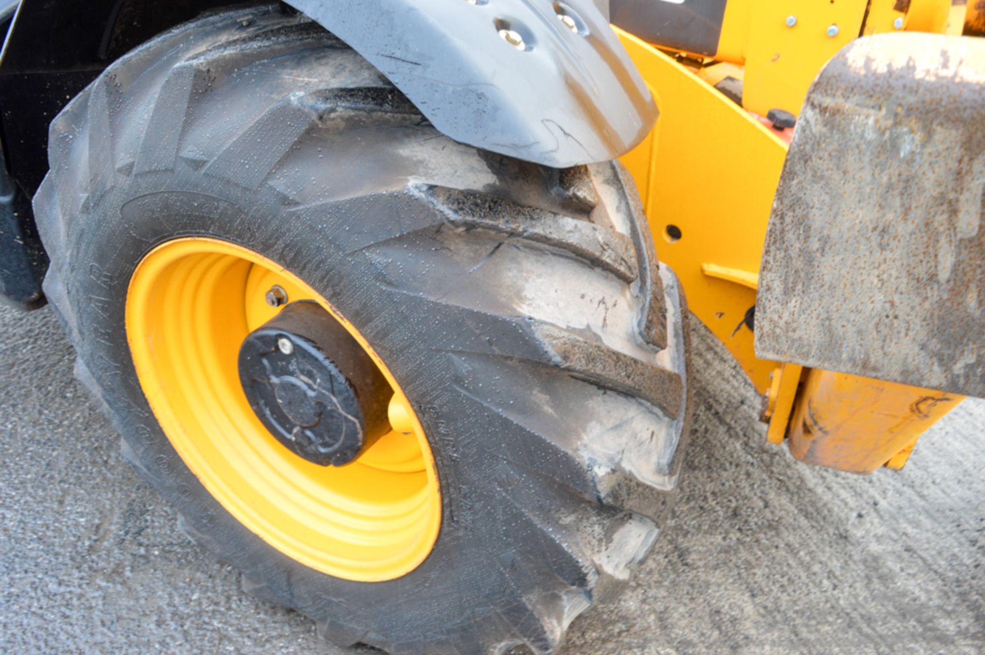 JCB 535-125 Hi-Viz 12.5 metre telescopic handler Year: 2014 S/N: 2342152 Recorded Hours: 2103 c/w - Image 9 of 13