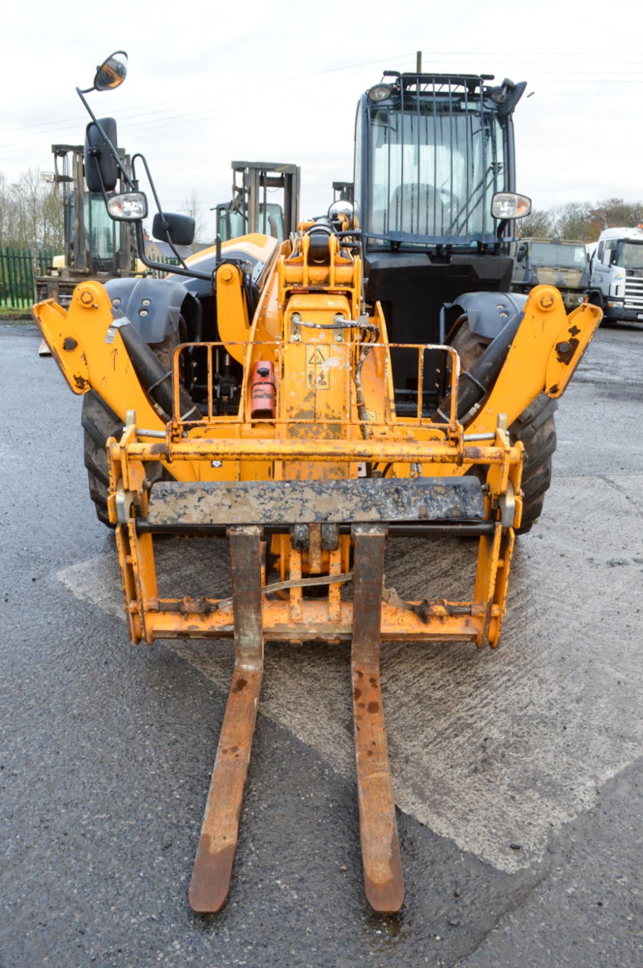 JCB 535-125 Hi-Viz 12.5 metre telescopic handler Year: 2014 S/N: 2342152 Recorded Hours: 2103 c/w - Image 5 of 13