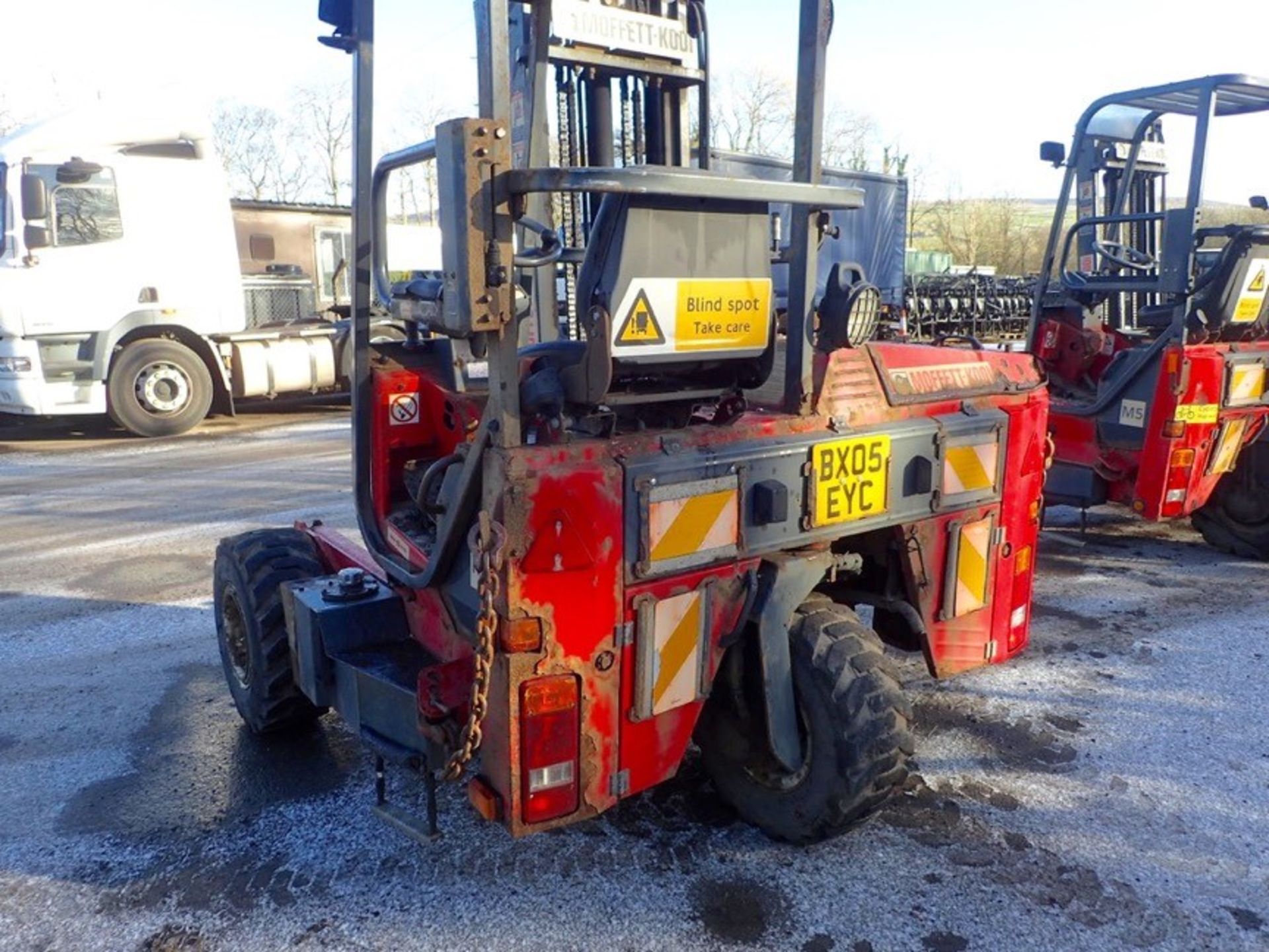 Moffett Mounty M5 20.3 truck mounted fork lift truck Year: 2005 Recorded Hours: 1281 - Image 3 of 7