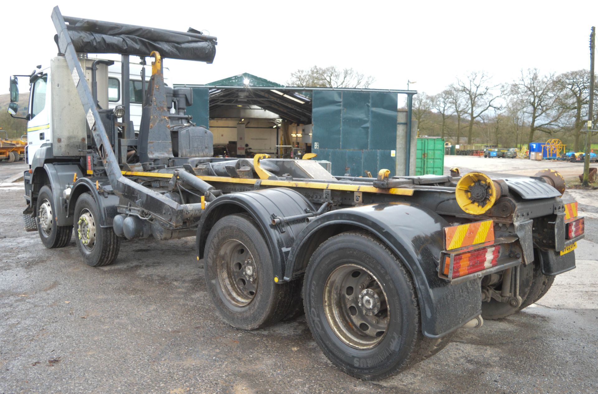 Mercedes-Benz Axor 3236 8x4 hook loader  Registration Number: SV09 UVC Date of registration: 01/06/ - Image 3 of 17