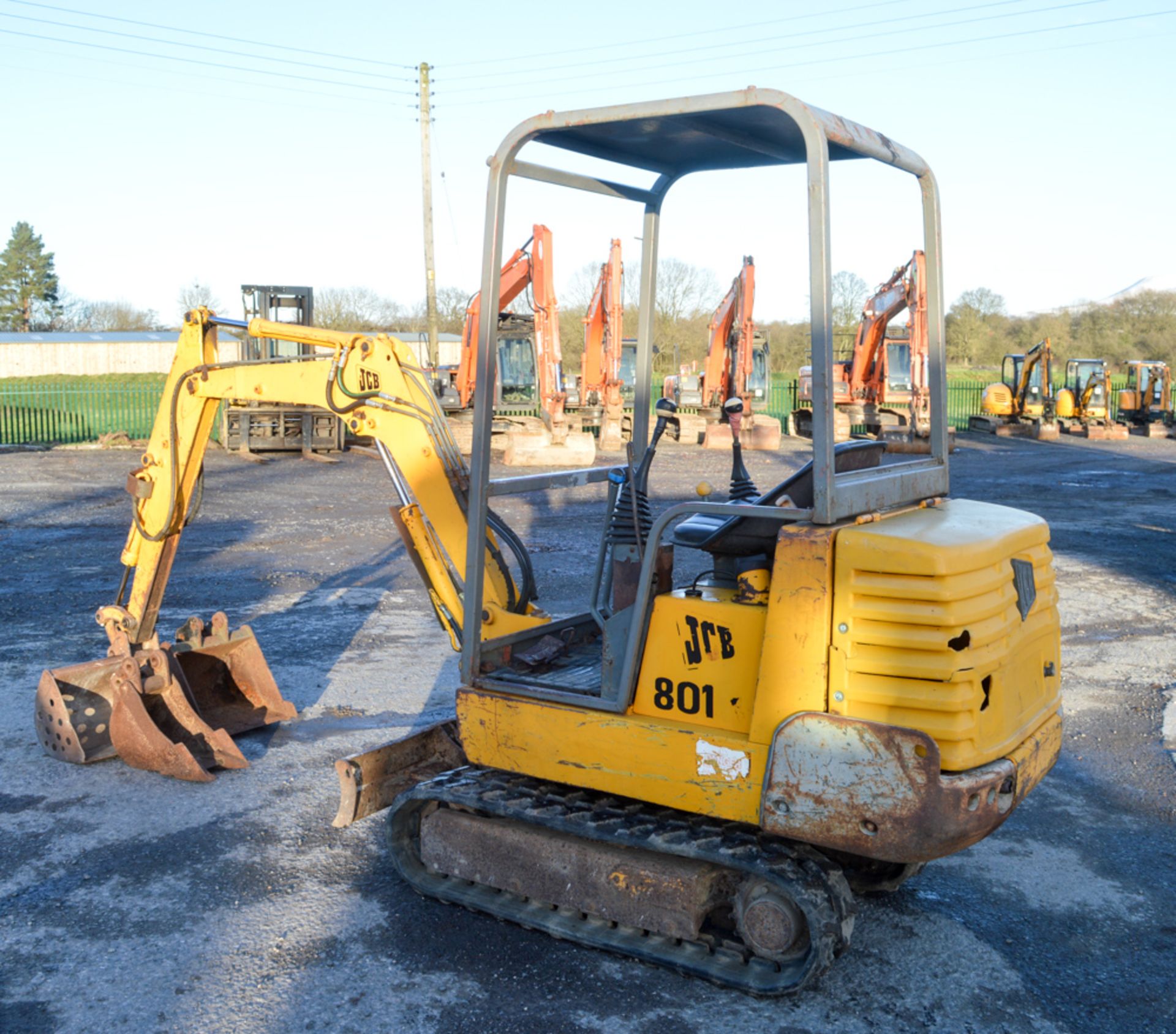 JCB 801.4 1.4 tonne rubber tracked mini excavator S/N: 200535 Recorded Hours: 5062 blade & 3 - Image 2 of 8