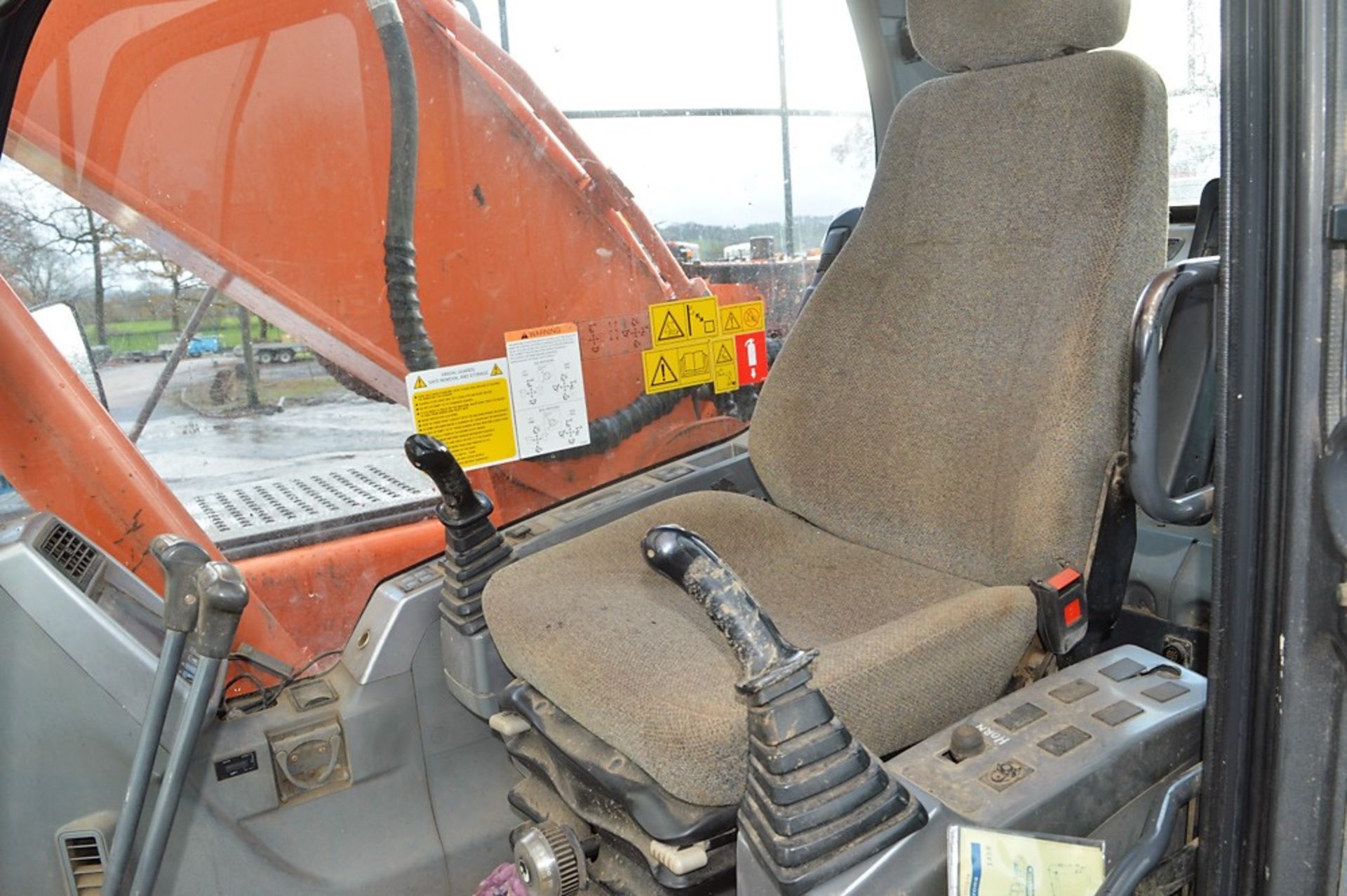 Doosan DX 225 LC 22 tonne steel tracked excavator Year: 2010 S/N: 50438 Recorded Hours: 7592 - Image 11 of 12