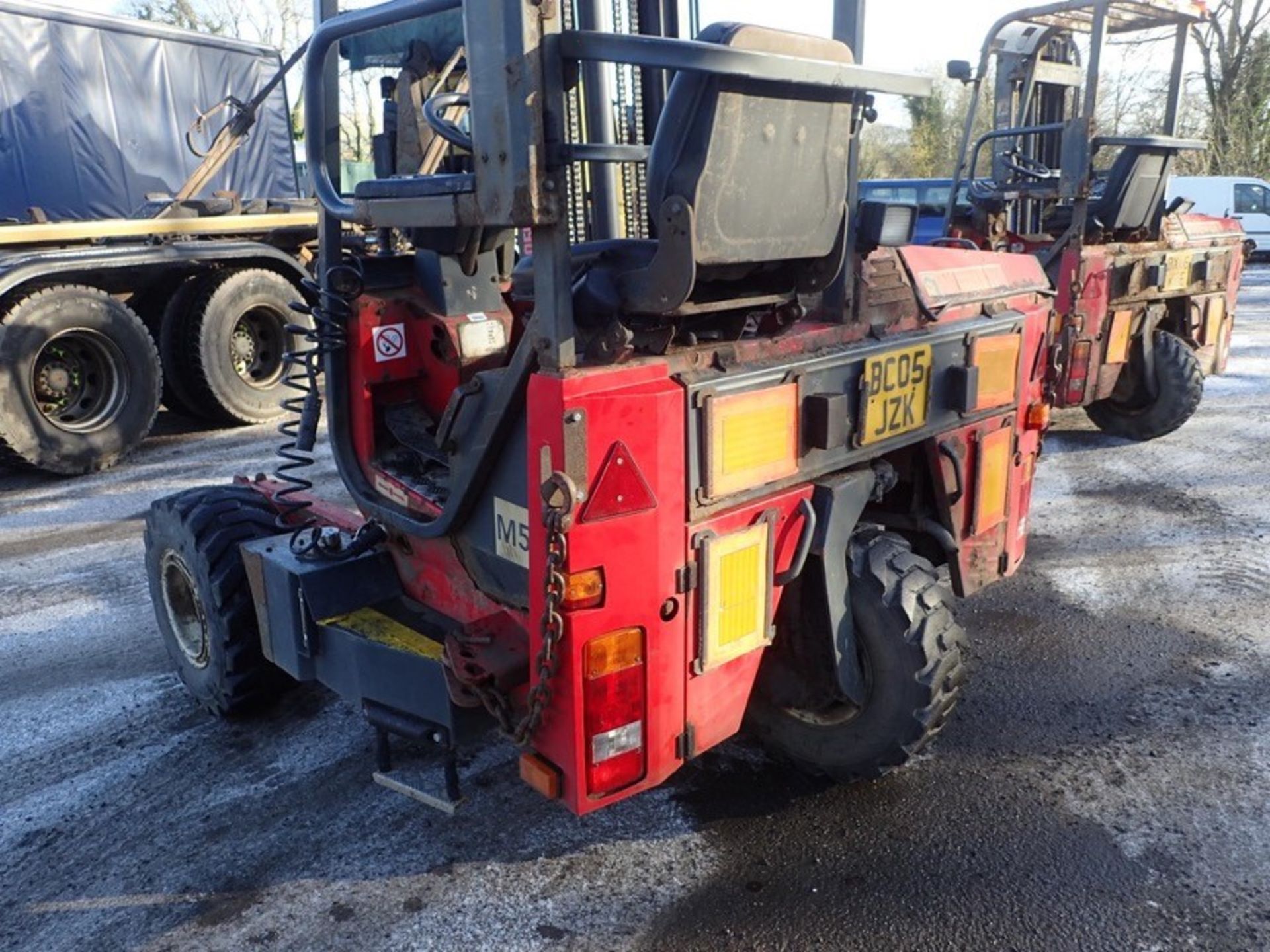 Moffett Mounty M5 20.3 truck mounted fork lift truck Year: 2005 Recorded Hours: 746 - Image 2 of 6