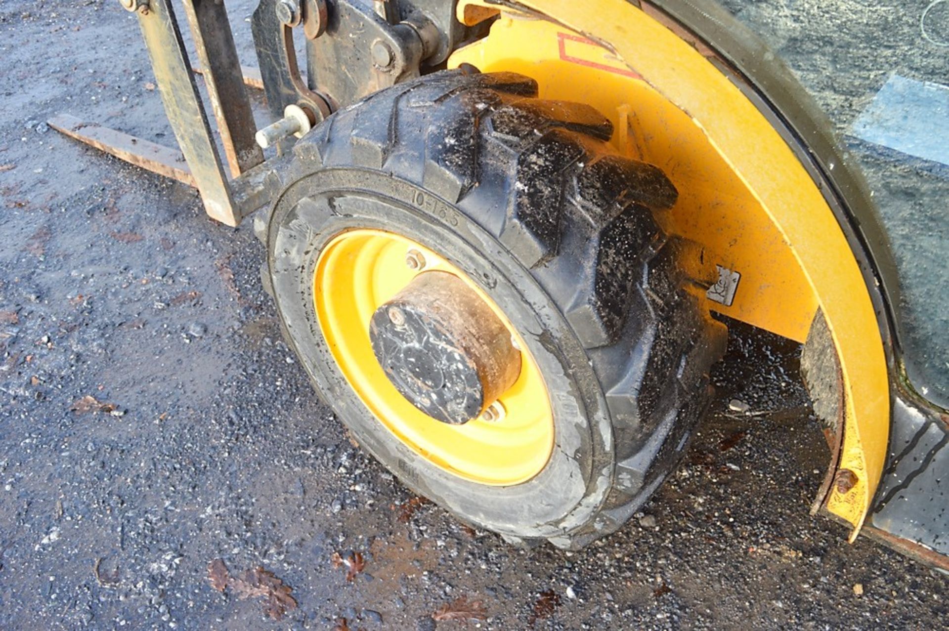 JCB 520-40 4 tonne telescopic handler Year: 2012 S/N: 1781498 Recorded Hours: 2524 A574994 - Image 8 of 12