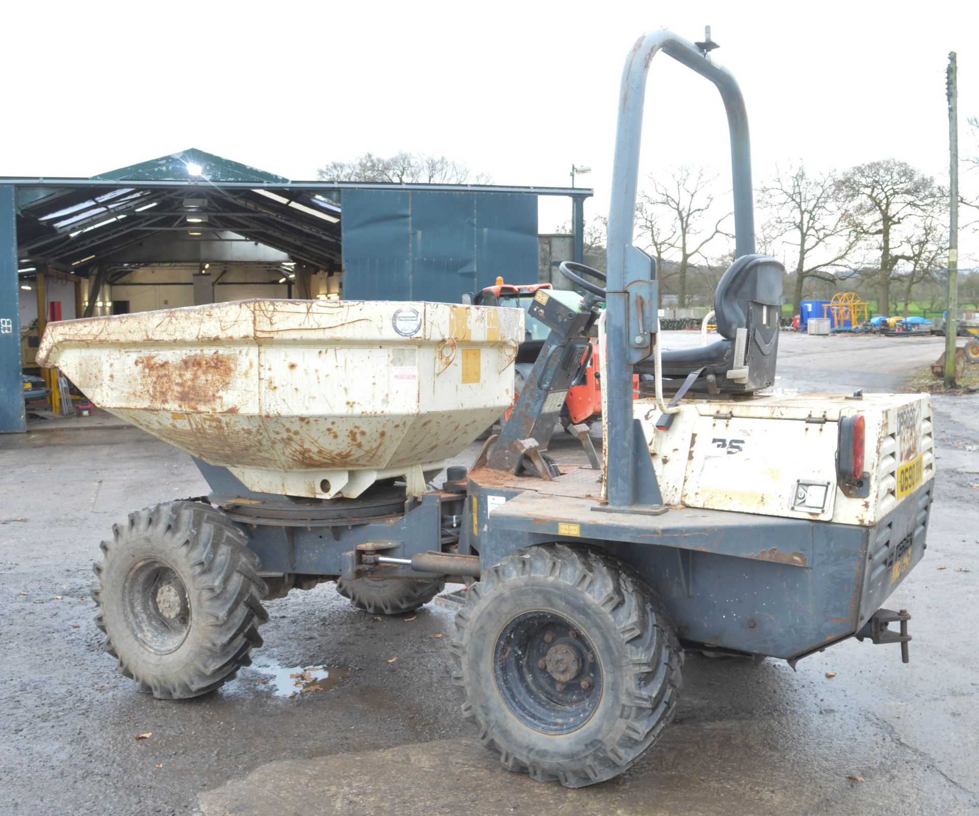 Benford Terex 3 tonne swivel skip dumper Year: 2006 S/N: E603FS096 Recorded Hours: 3120 DPR082 - Image 3 of 12