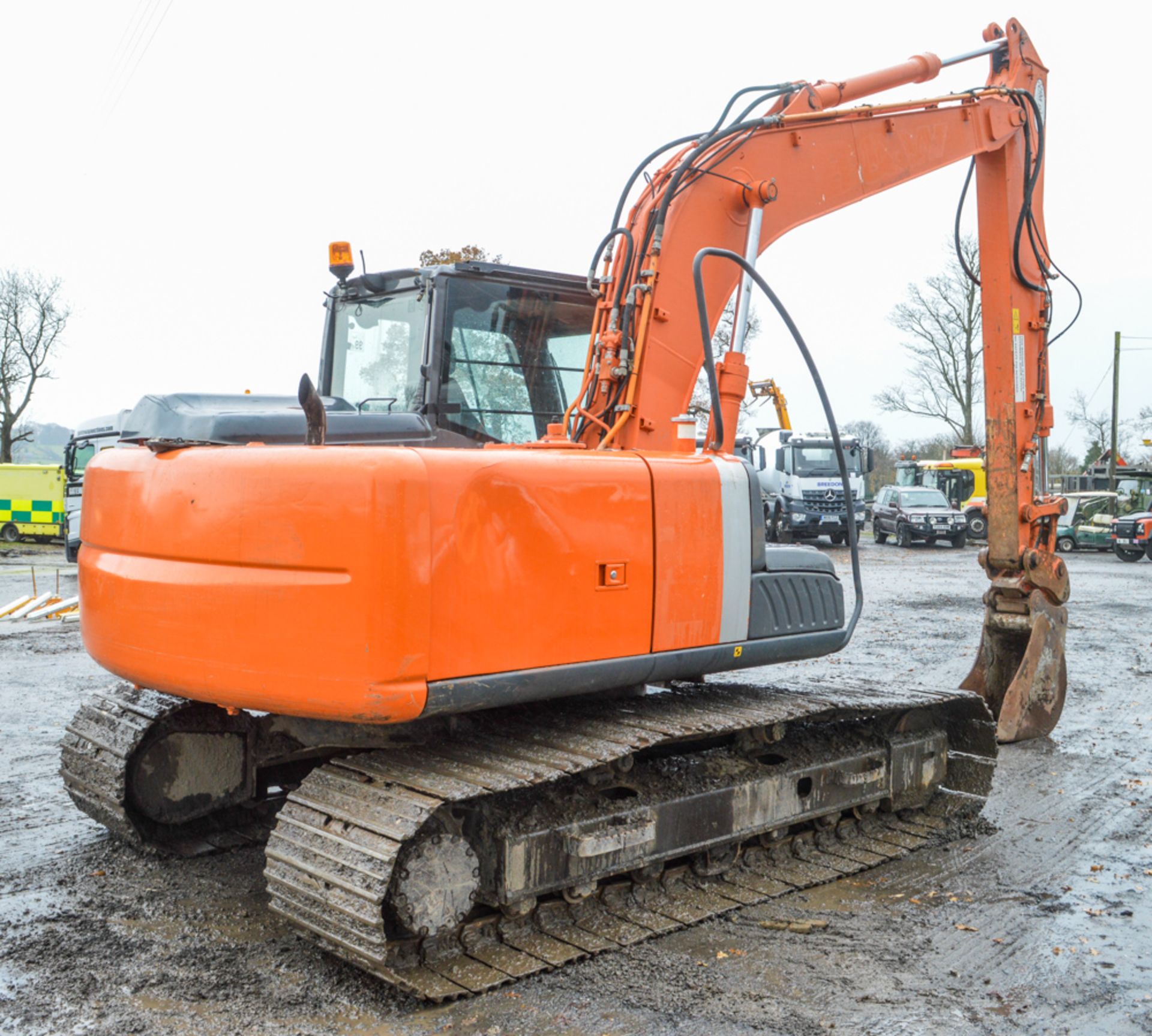 Hitachi Zaxis 130 LCN 13 tonne steel tracked excavator Year: 2010 S/N: 83263 Recorded Hours: 8982 - Image 3 of 12