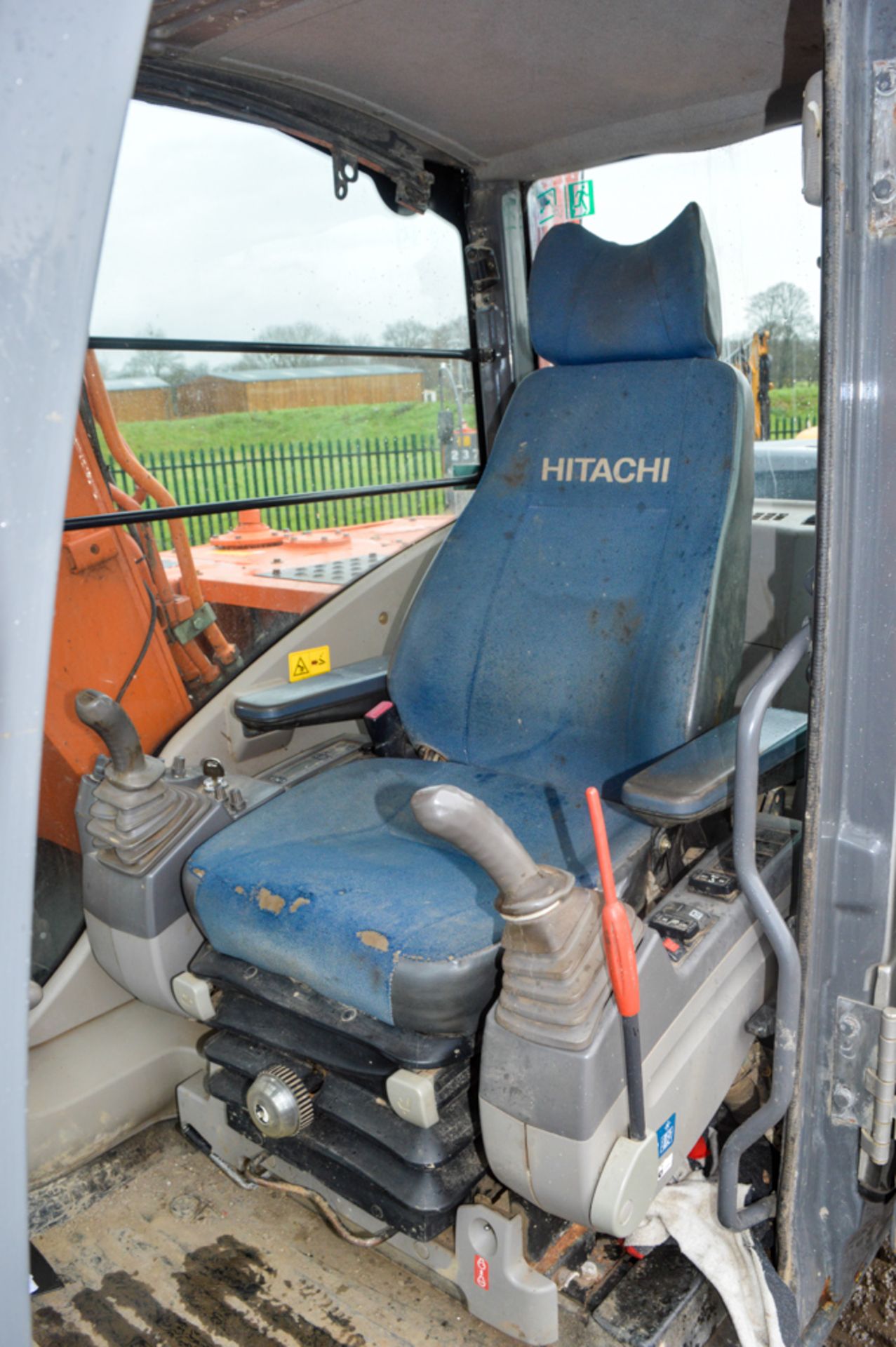 Hitachi Zaxis 130 LCN 13 tonne steel tracked excavator Year: 2010 S/N: 83263 Recorded Hours: 8982 - Image 11 of 12