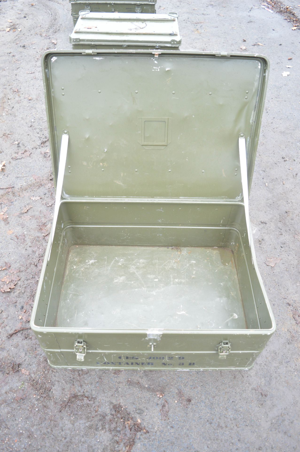 Zarges Aluminium shipping box (Ex MOD) Dimensions: 77cm L x 57cm W x 30cm D - Image 2 of 2