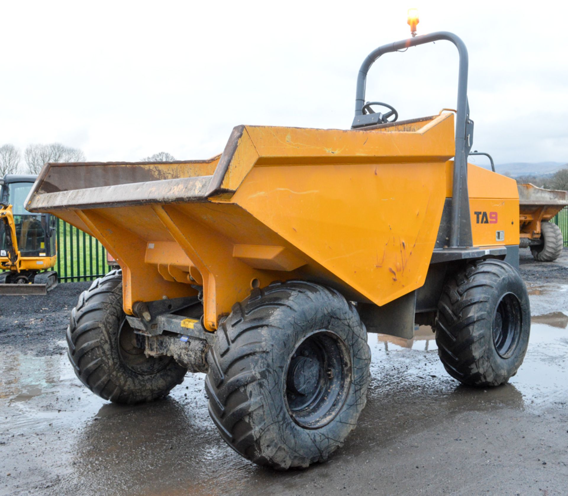 Benford Terex TA9 9 tonne straight skip dumper Year: 2014 S/N: EE9PK6032 Recorded Hours: 812 - Image 2 of 12