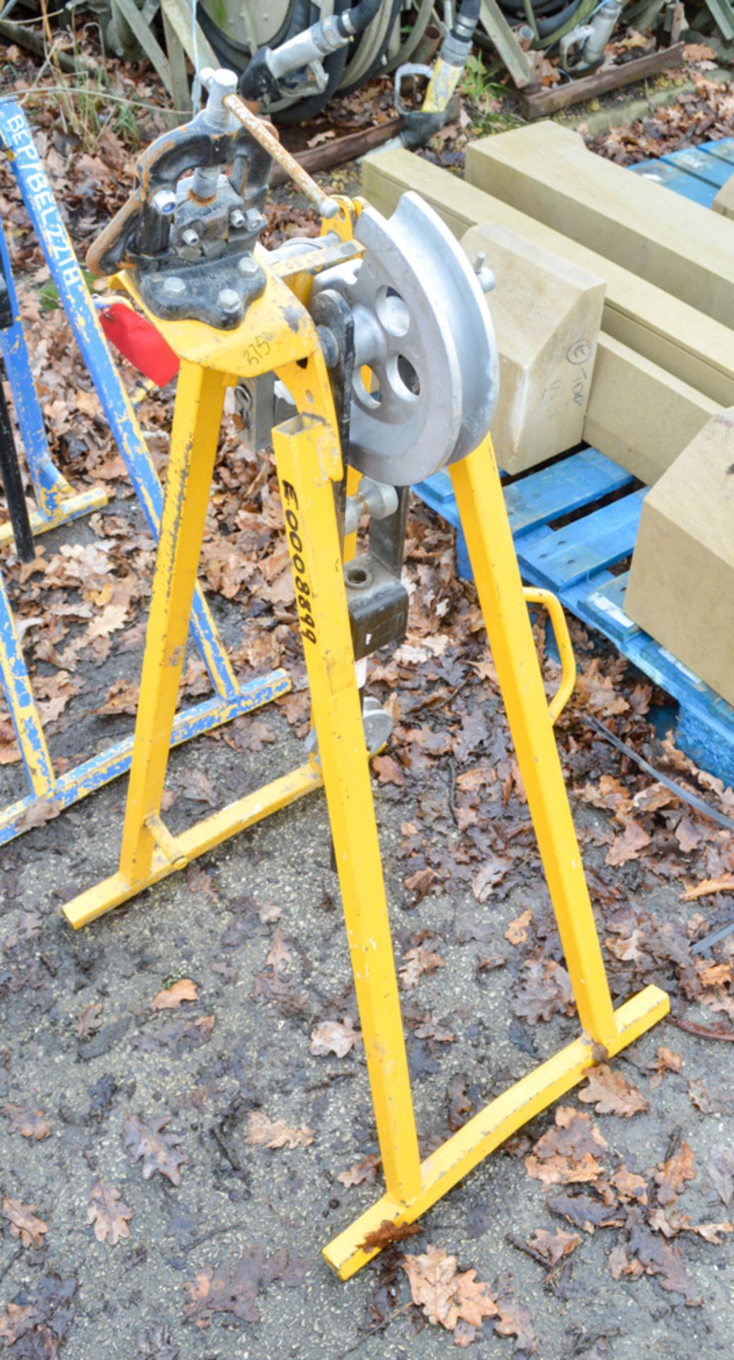 Irwin pipe bending stand E000899