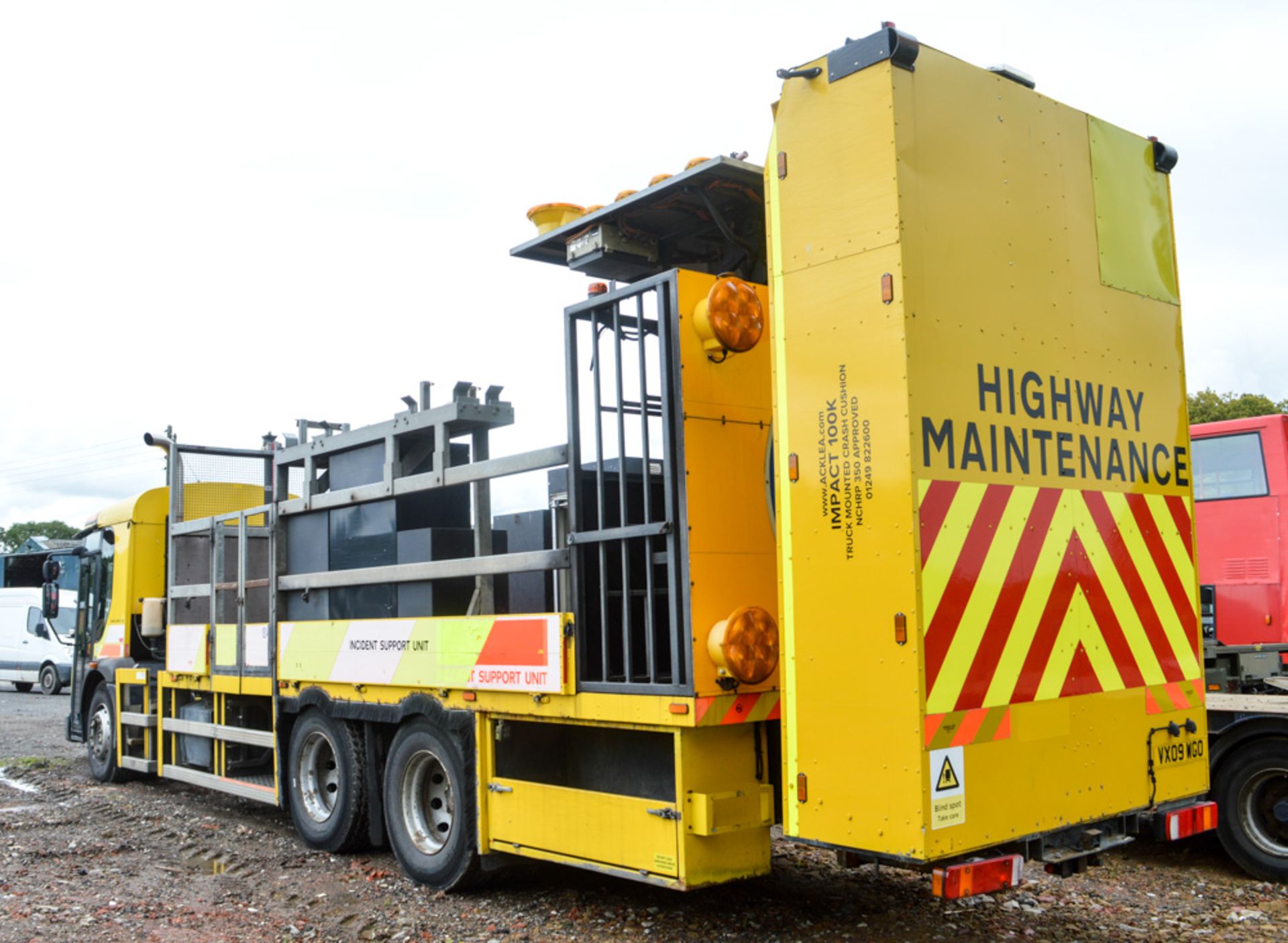 Dennis Elite 2 26 tonne incident support lorry Registration Number: VX09 WGO Date of Registration: - Image 2 of 11