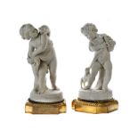 Paar Biskuit-Figuren nach Lambert-Sigisbert Adam (1700-1759) Höhe mit Sockel: 26,5 cm.