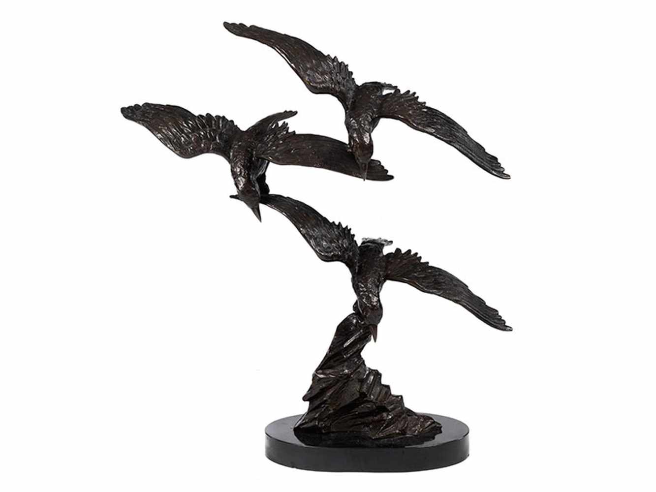 Bronzeskulptur dreier Adler auf schwarzem Marmorsockel Gesamthöhe: 70 cm. Die Bronze bezeichnet " - Image 5 of 5